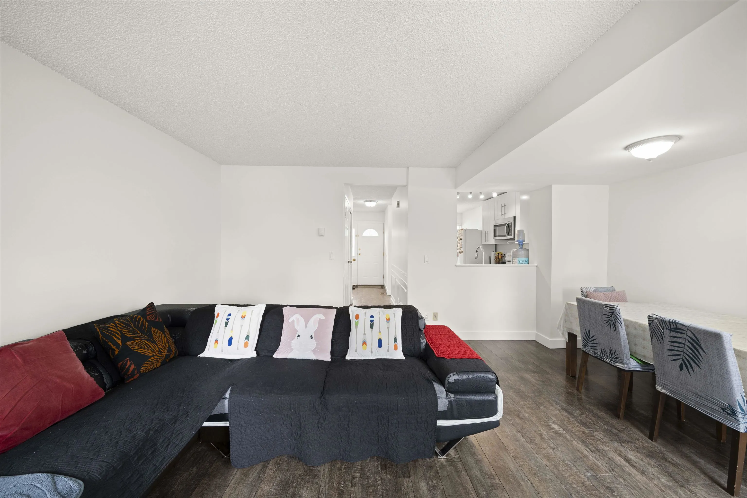 65 9366 128 Street
