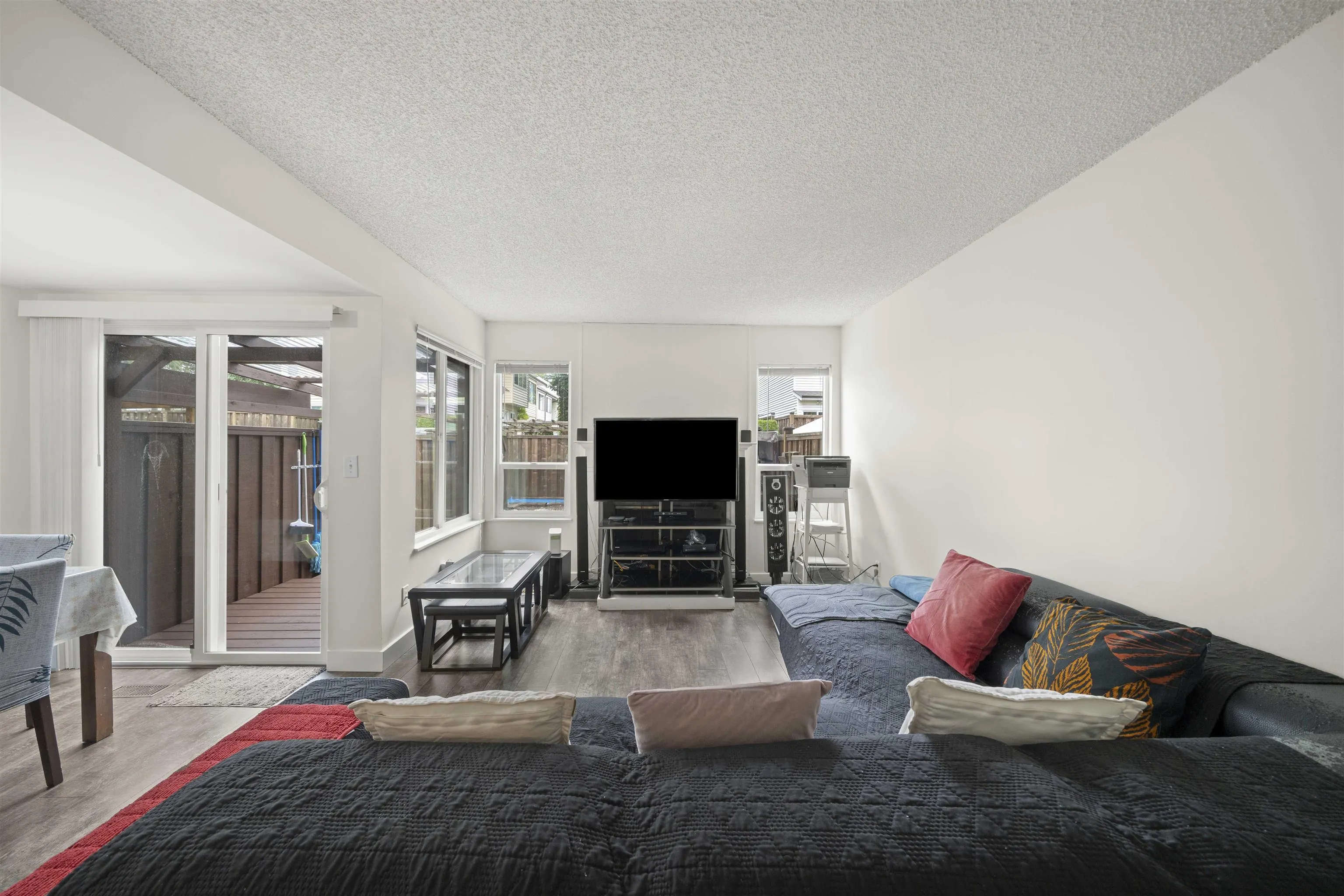 65 9366 128 Street