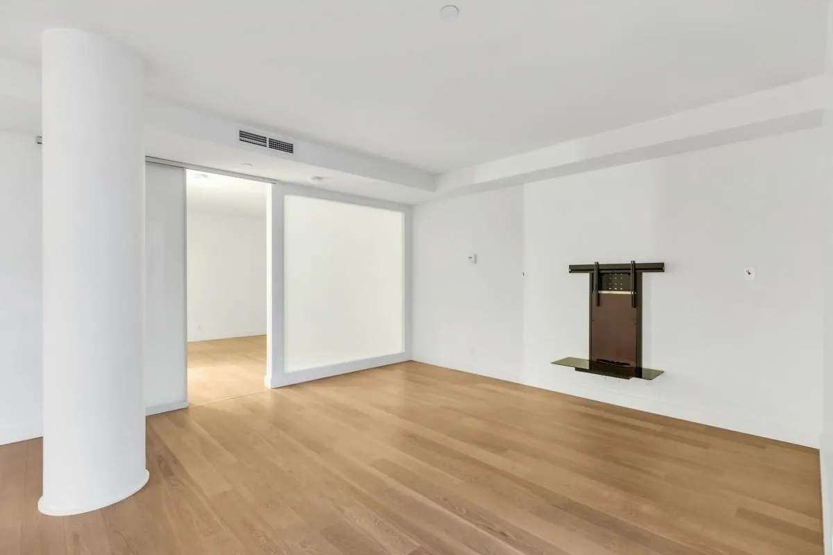 501 1409 W Pender Street