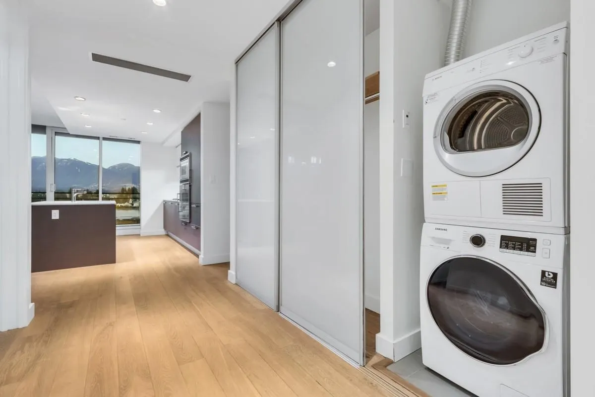 501 1409 W Pender Street