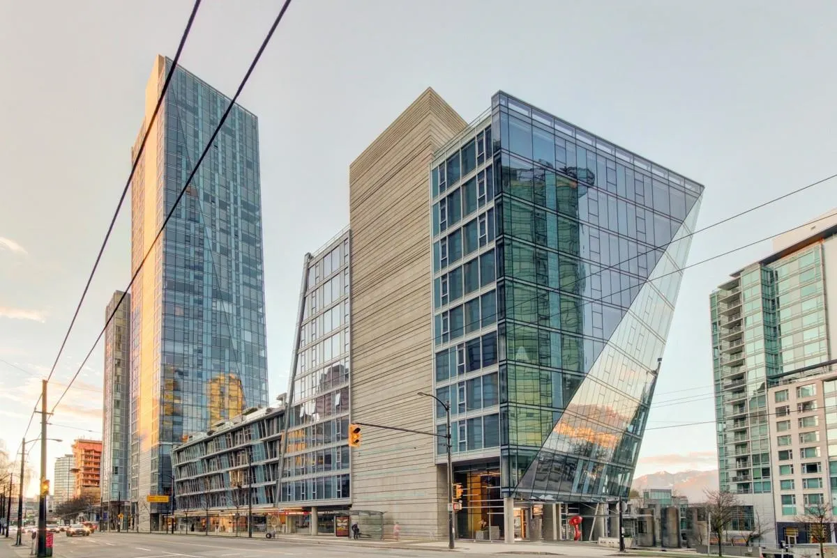 501 1409 W Pender Street