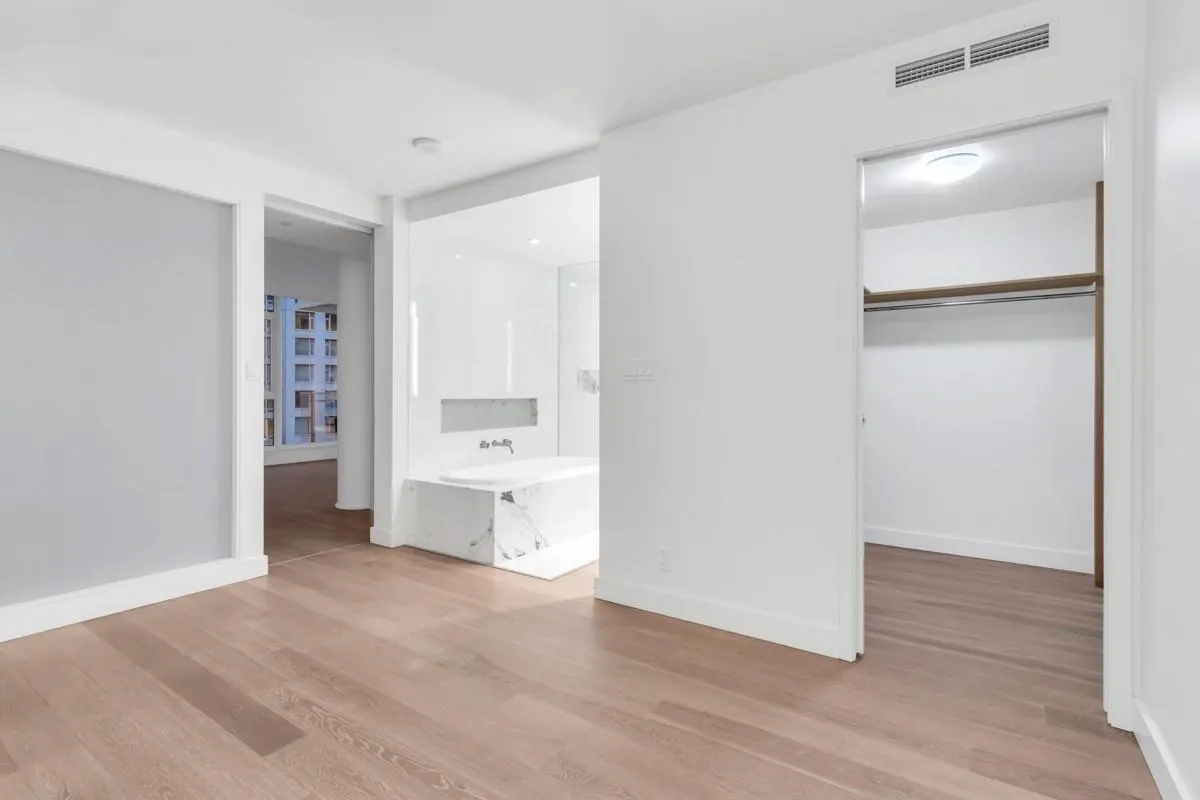 501 1409 W Pender Street