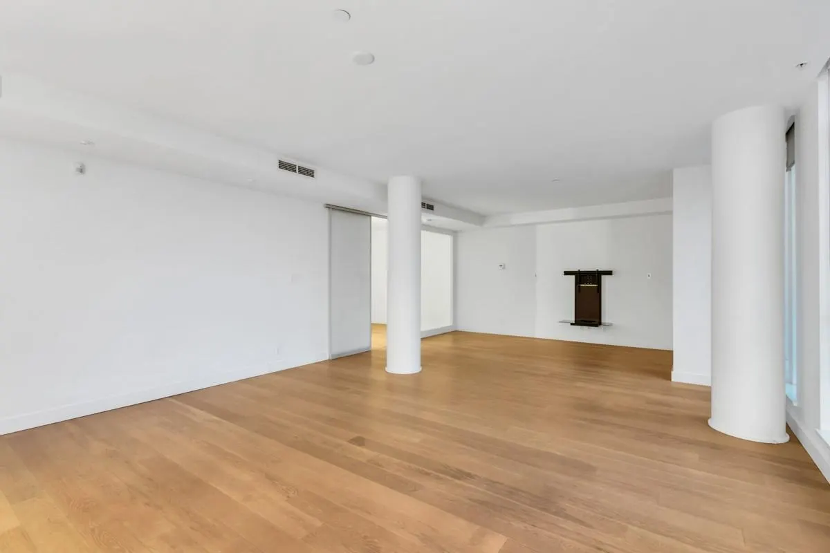 501 1409 W Pender Street