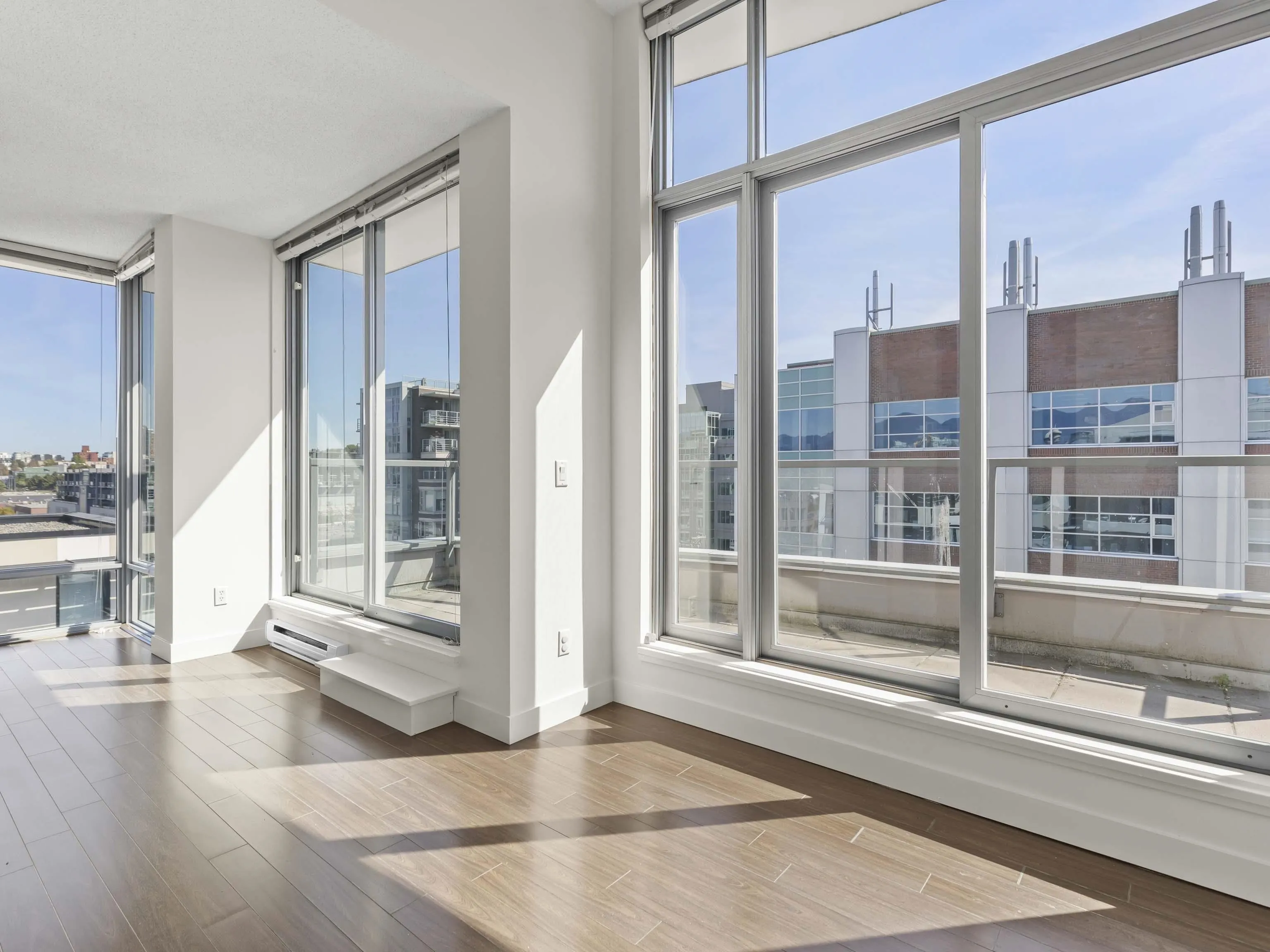 PH2 587 W 7th Avenue