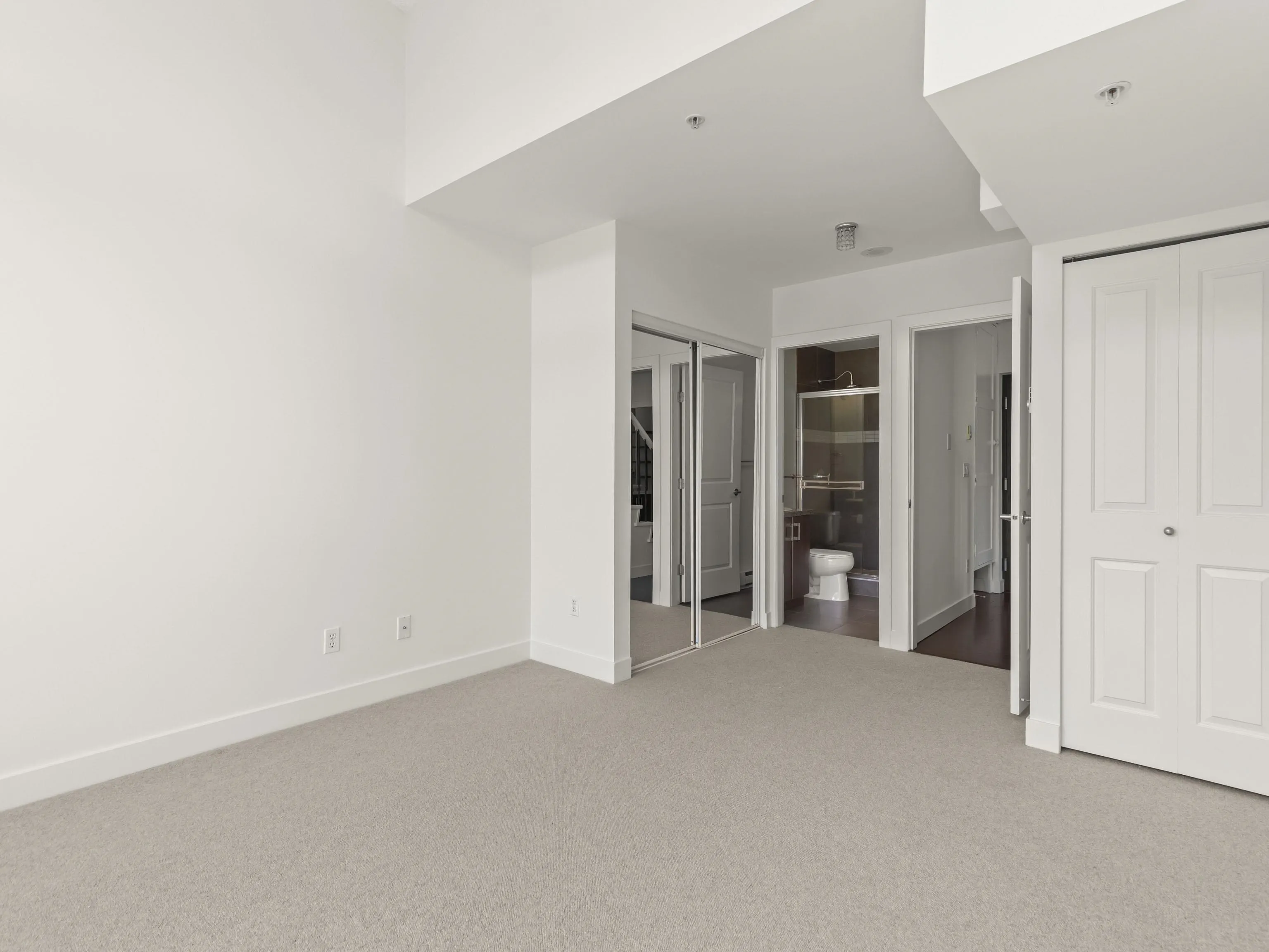 PH2 587 W 7th Avenue