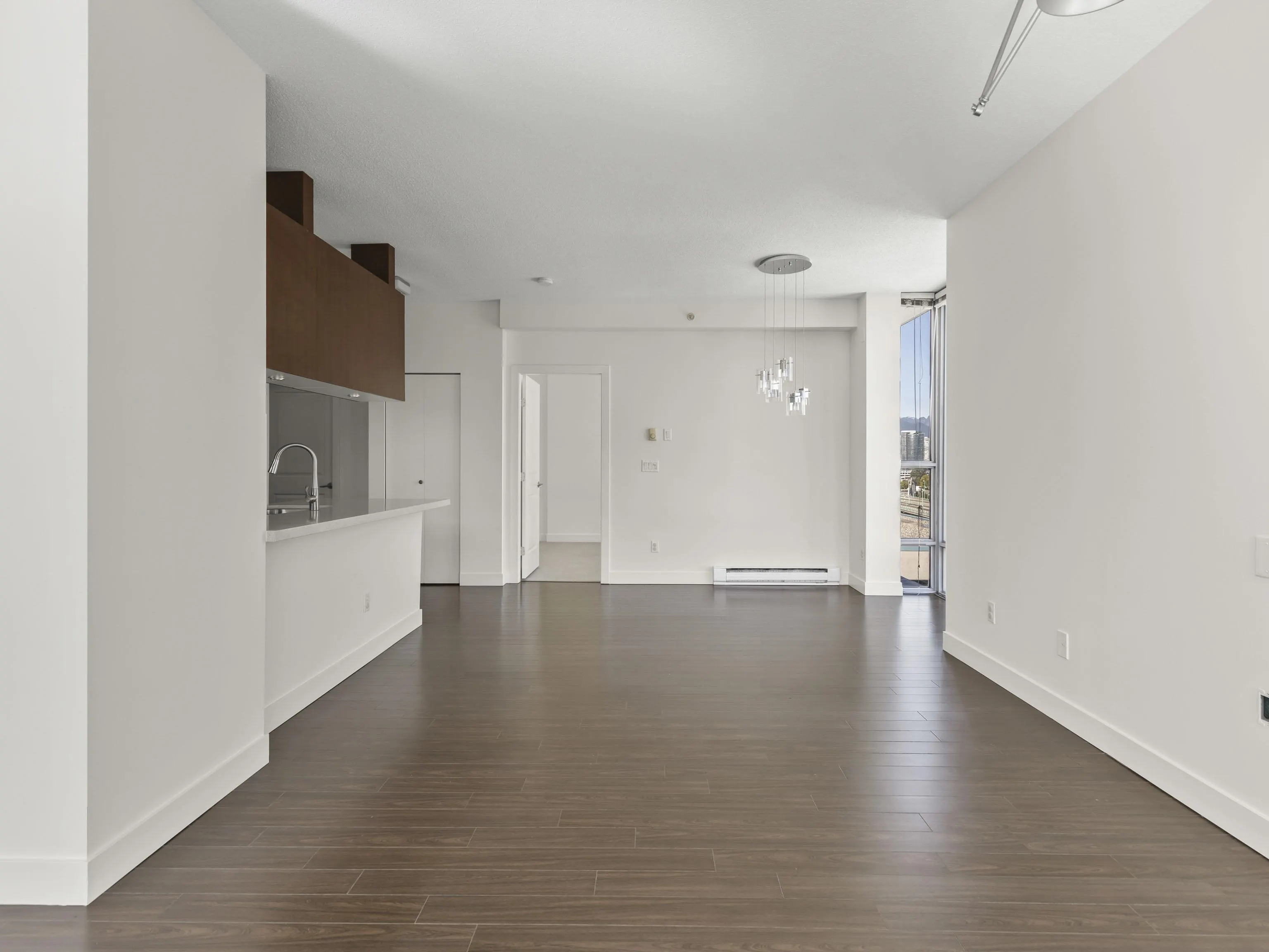 PH2 587 W 7th Avenue