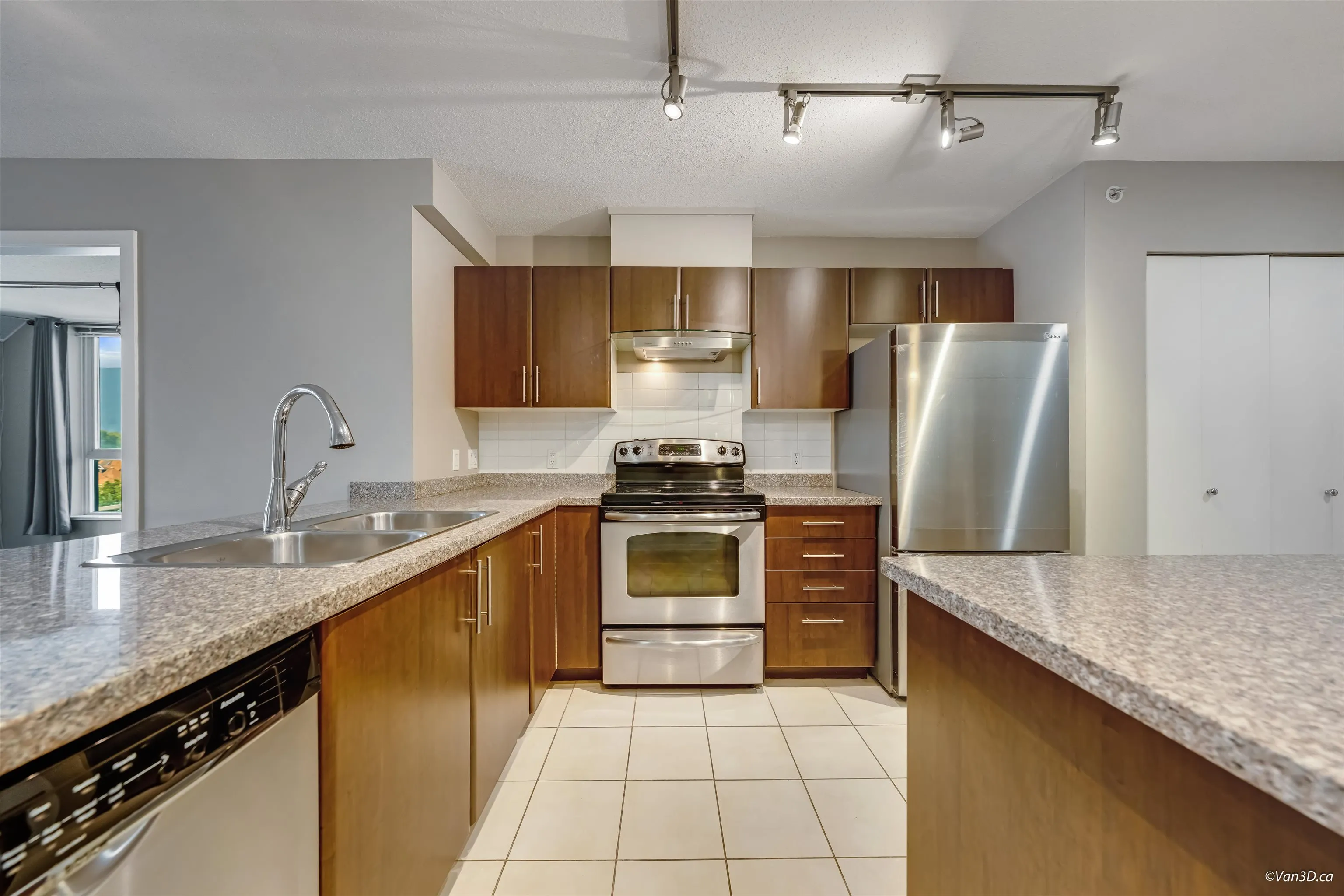 1101 1178 Heffley Crescent