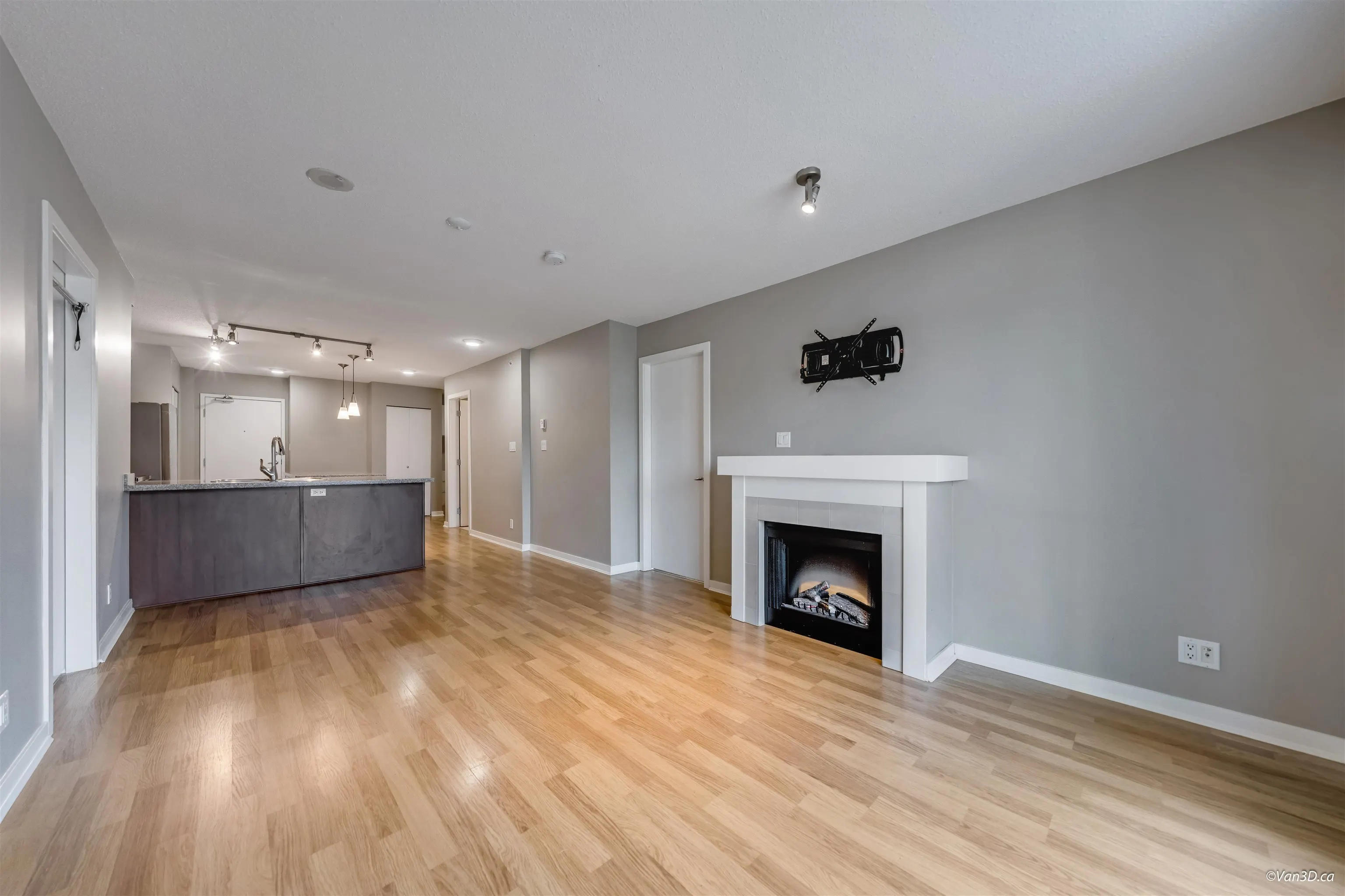 1101 1178 Heffley Crescent