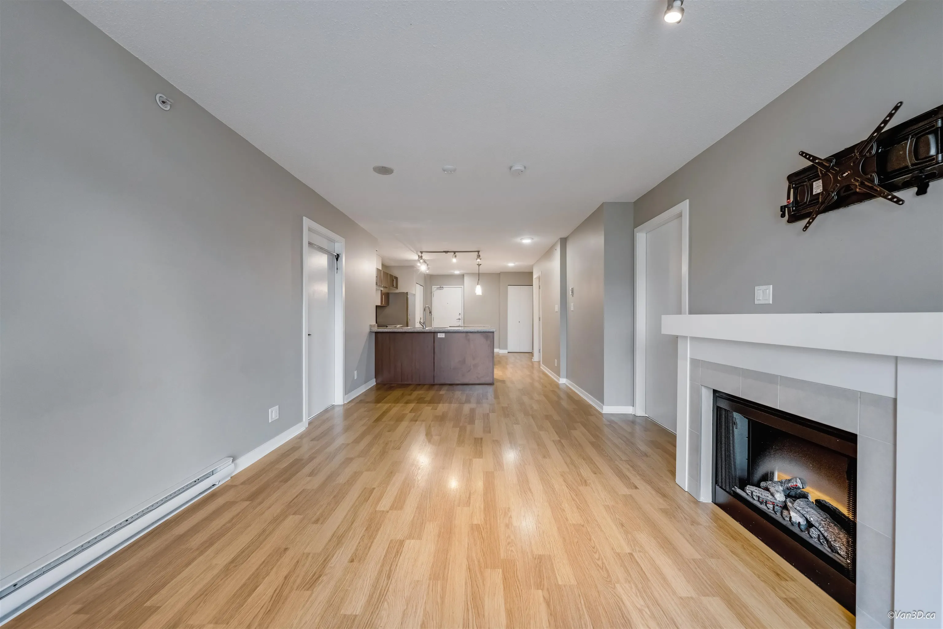 1101 1178 Heffley Crescent