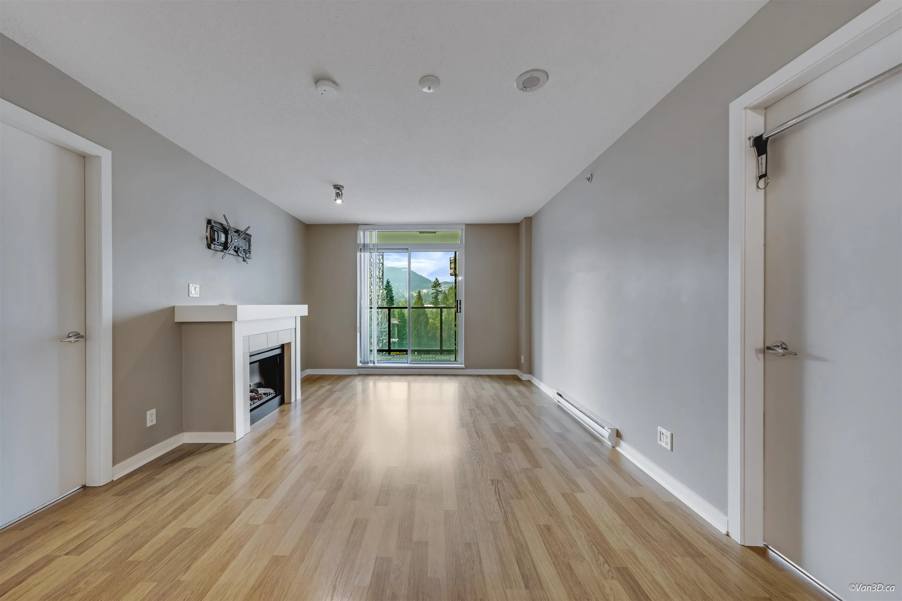 1101 1178 Heffley Crescent