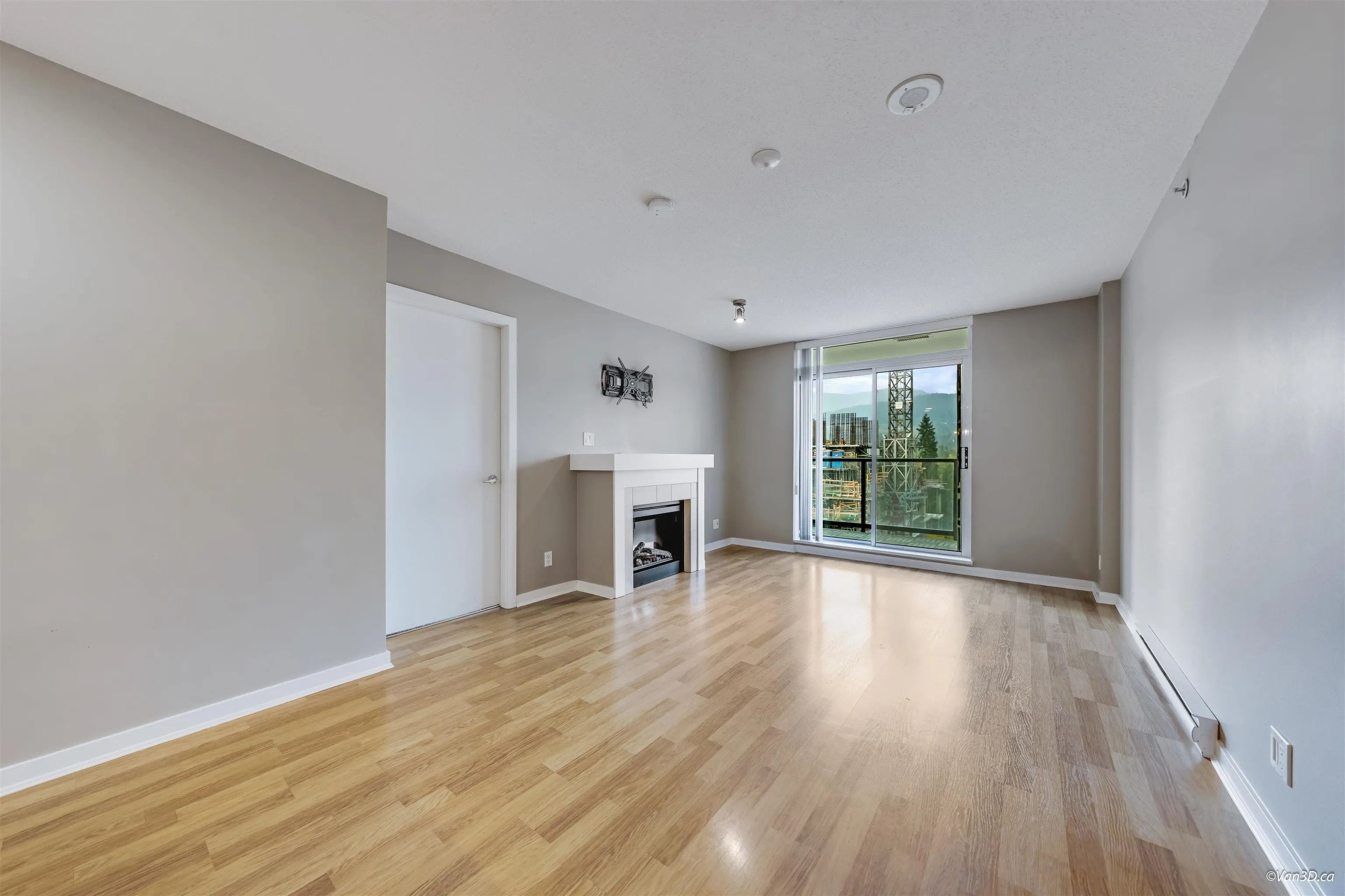 1101 1178 Heffley Crescent