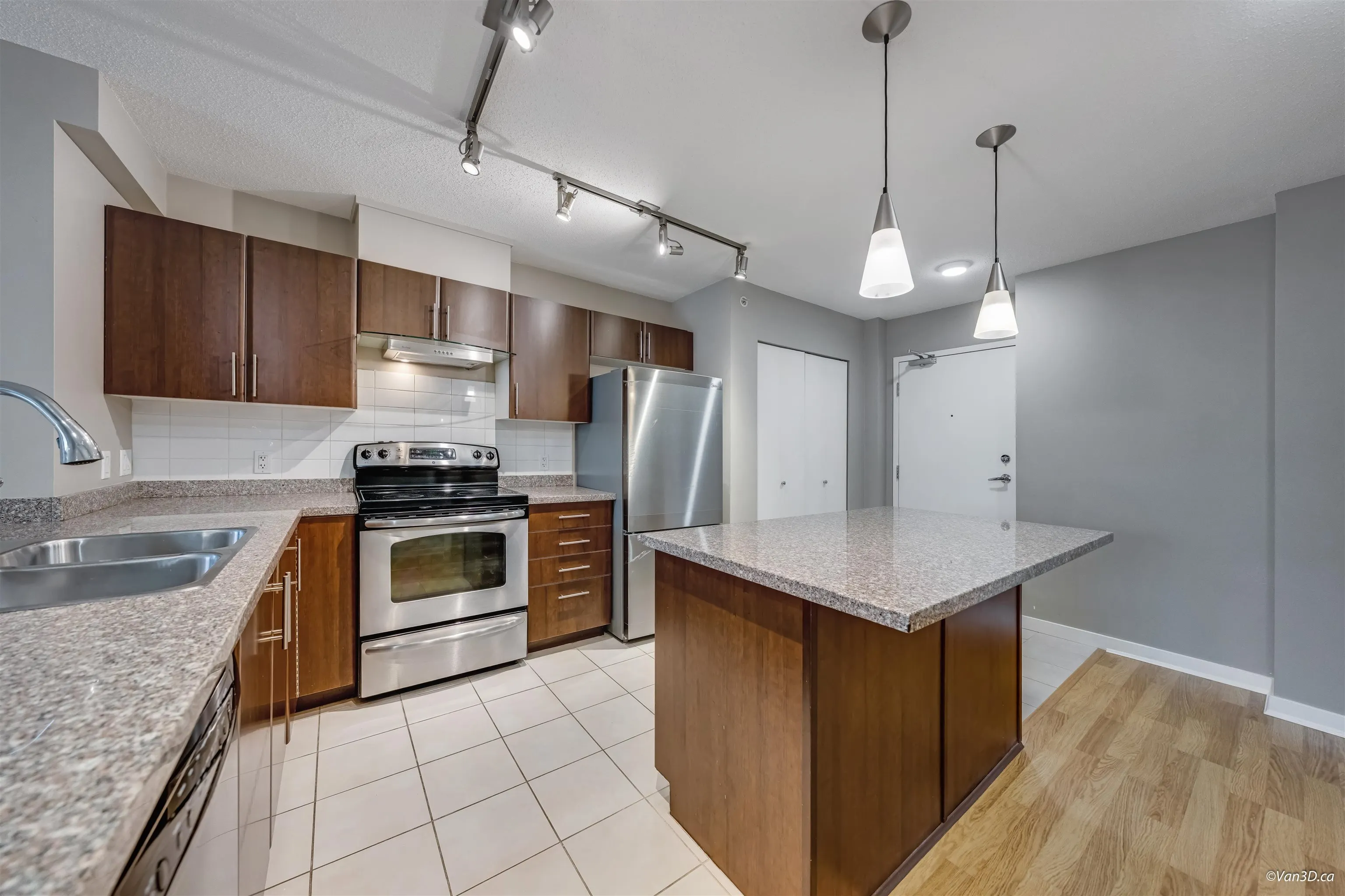 1101 1178 Heffley Crescent