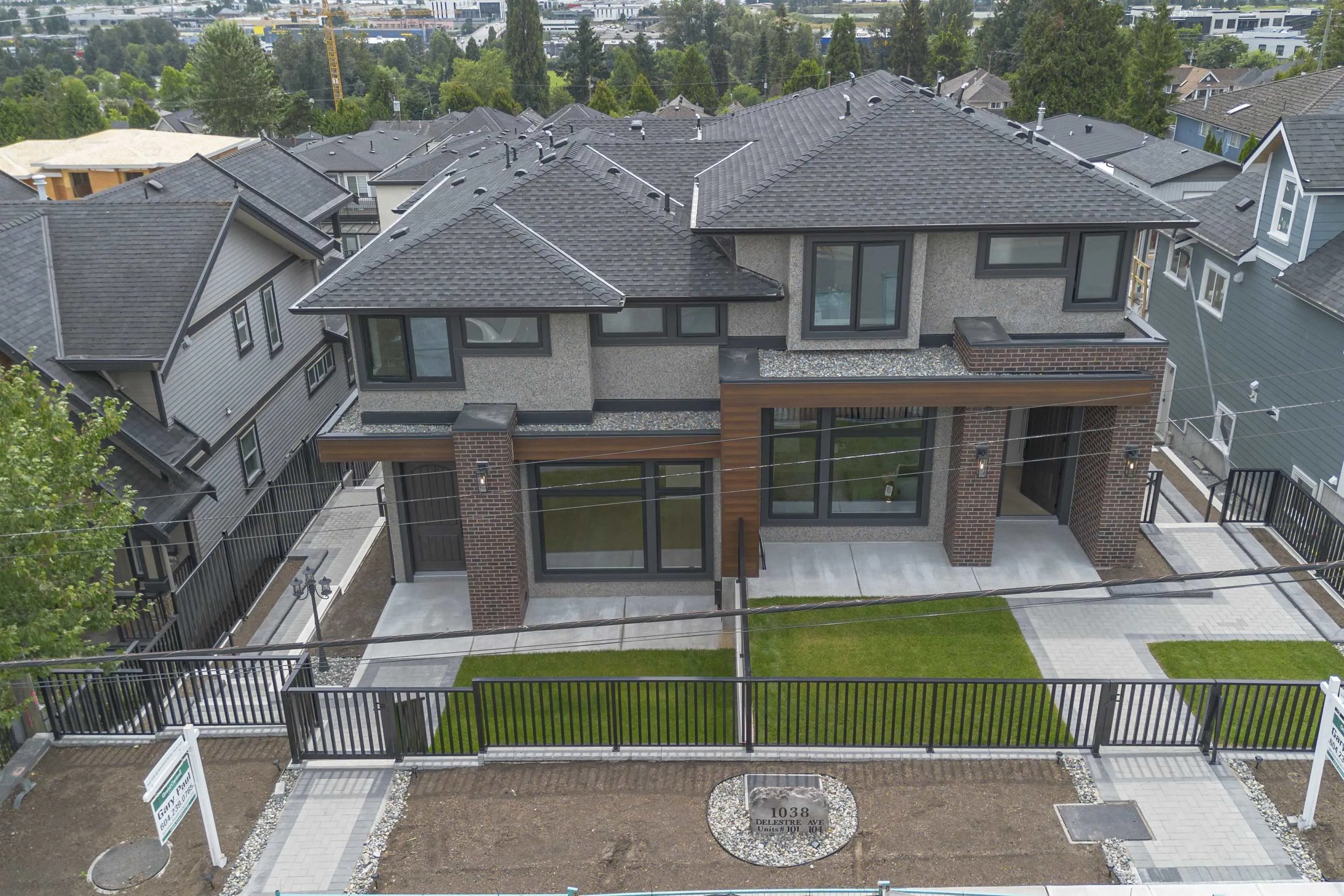 102 1038 Delestre Avenue