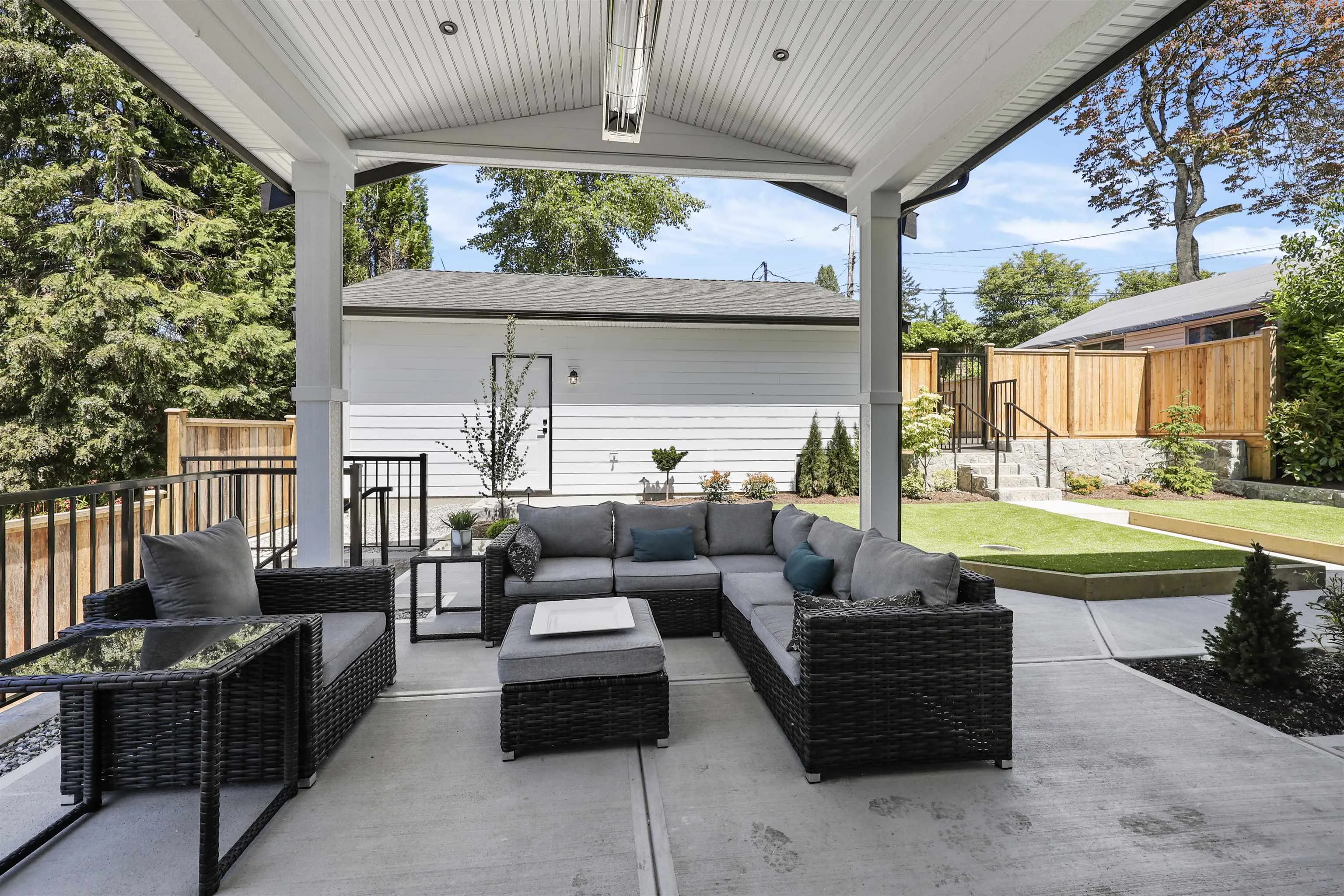 338 W 24th Street