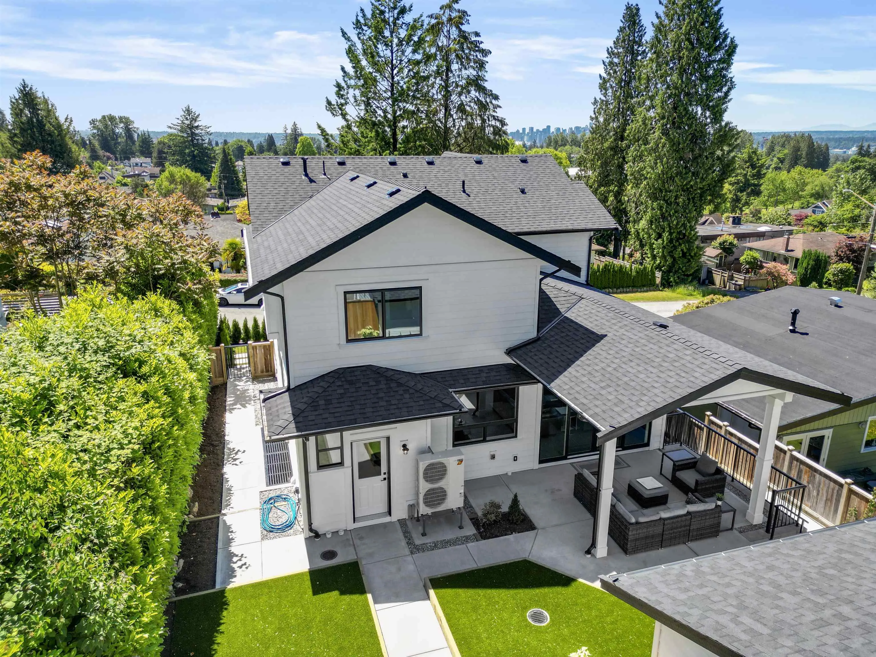 338 W 24th Street