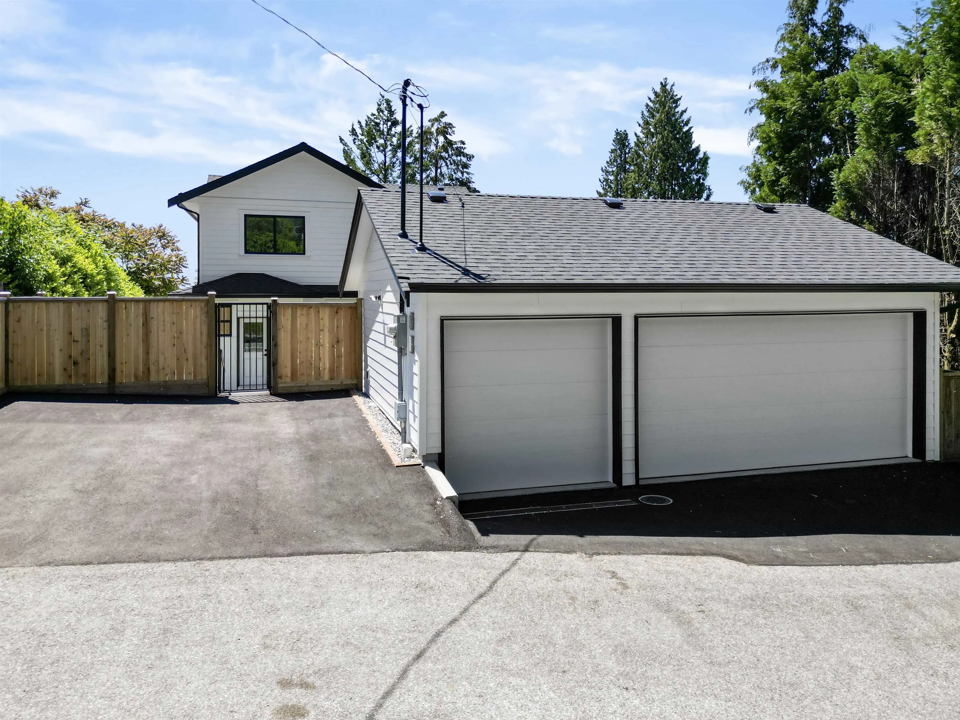 338 W 24th Street