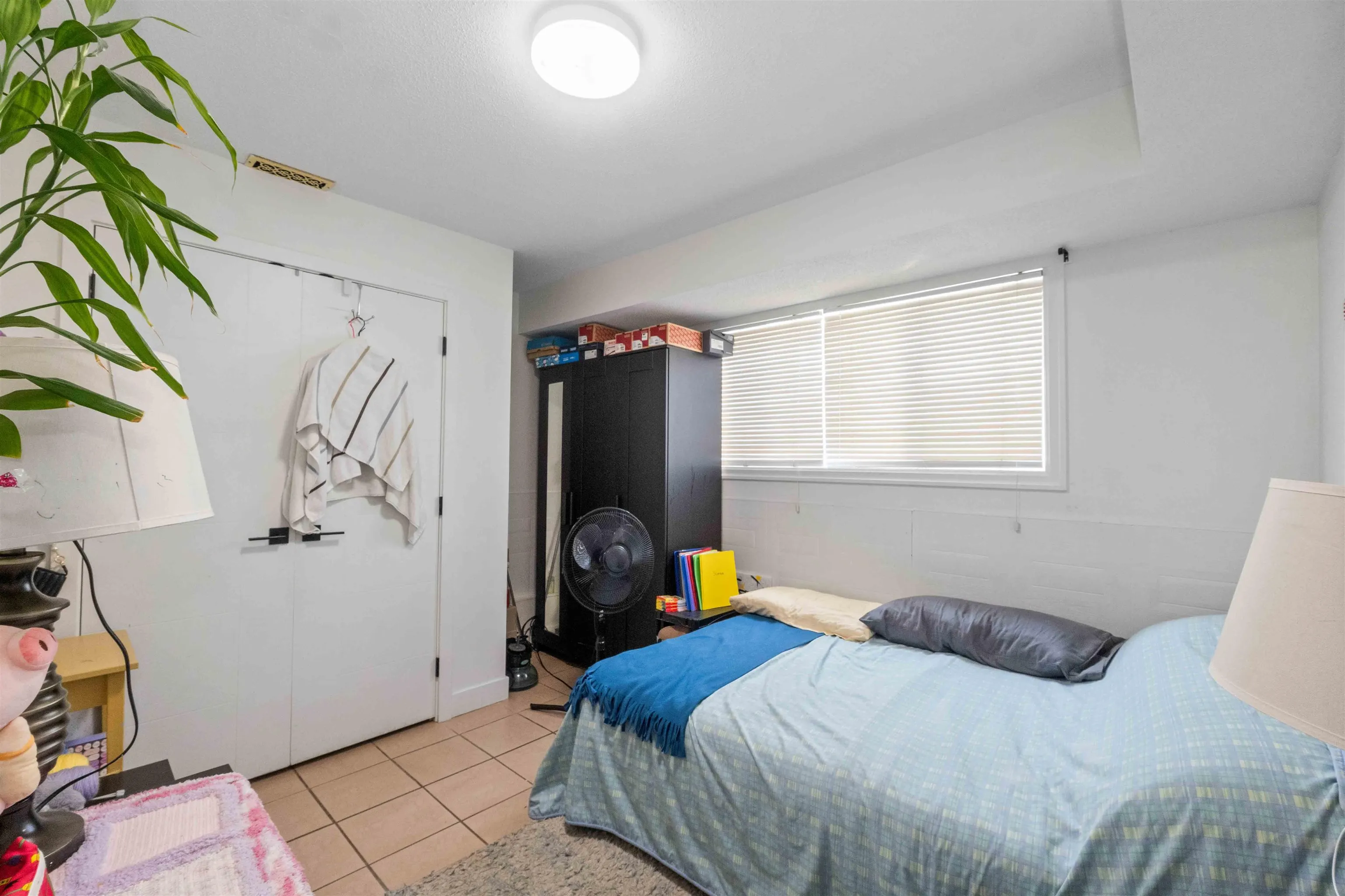 2418 Wayburne Crescent