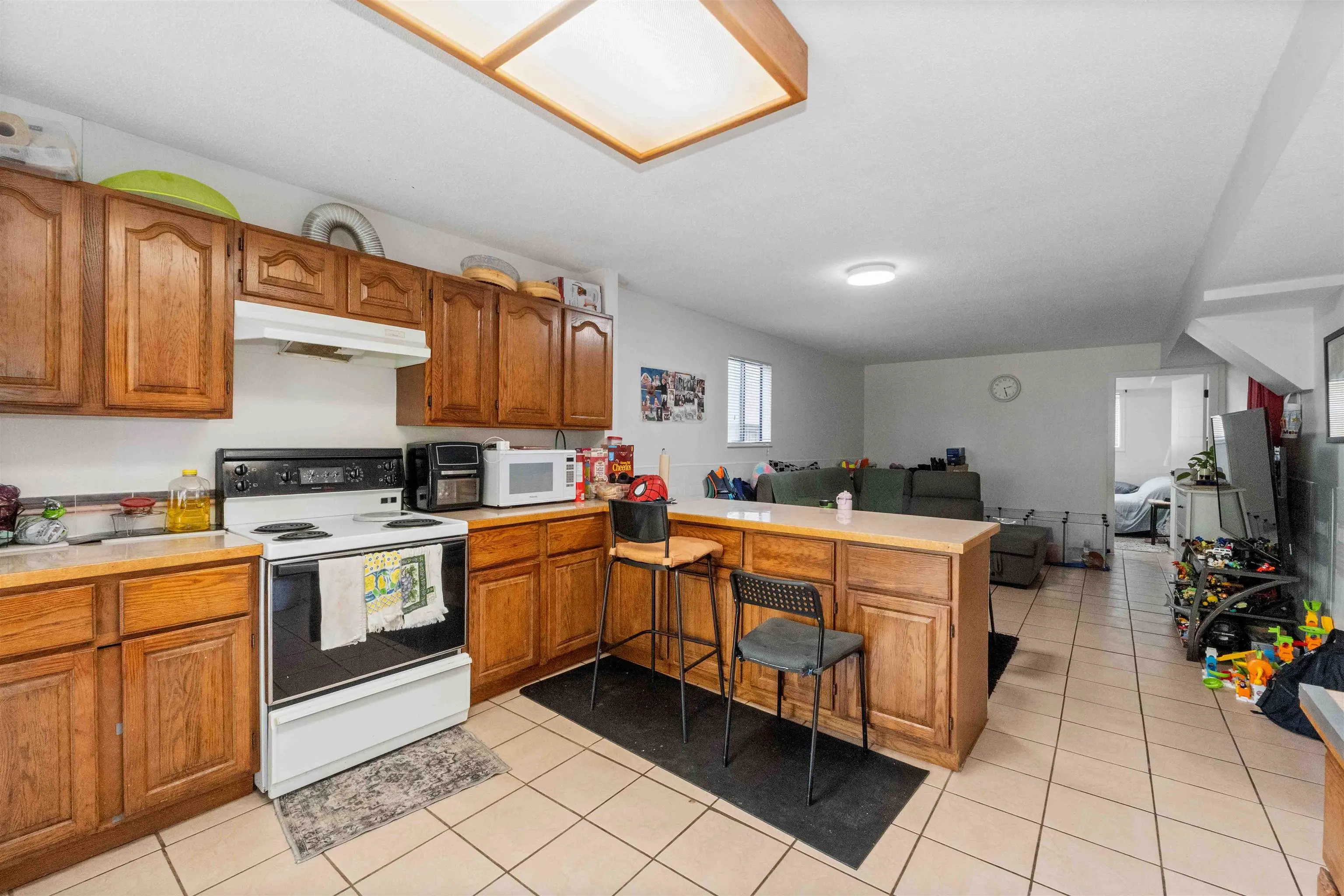 2418 Wayburne Crescent