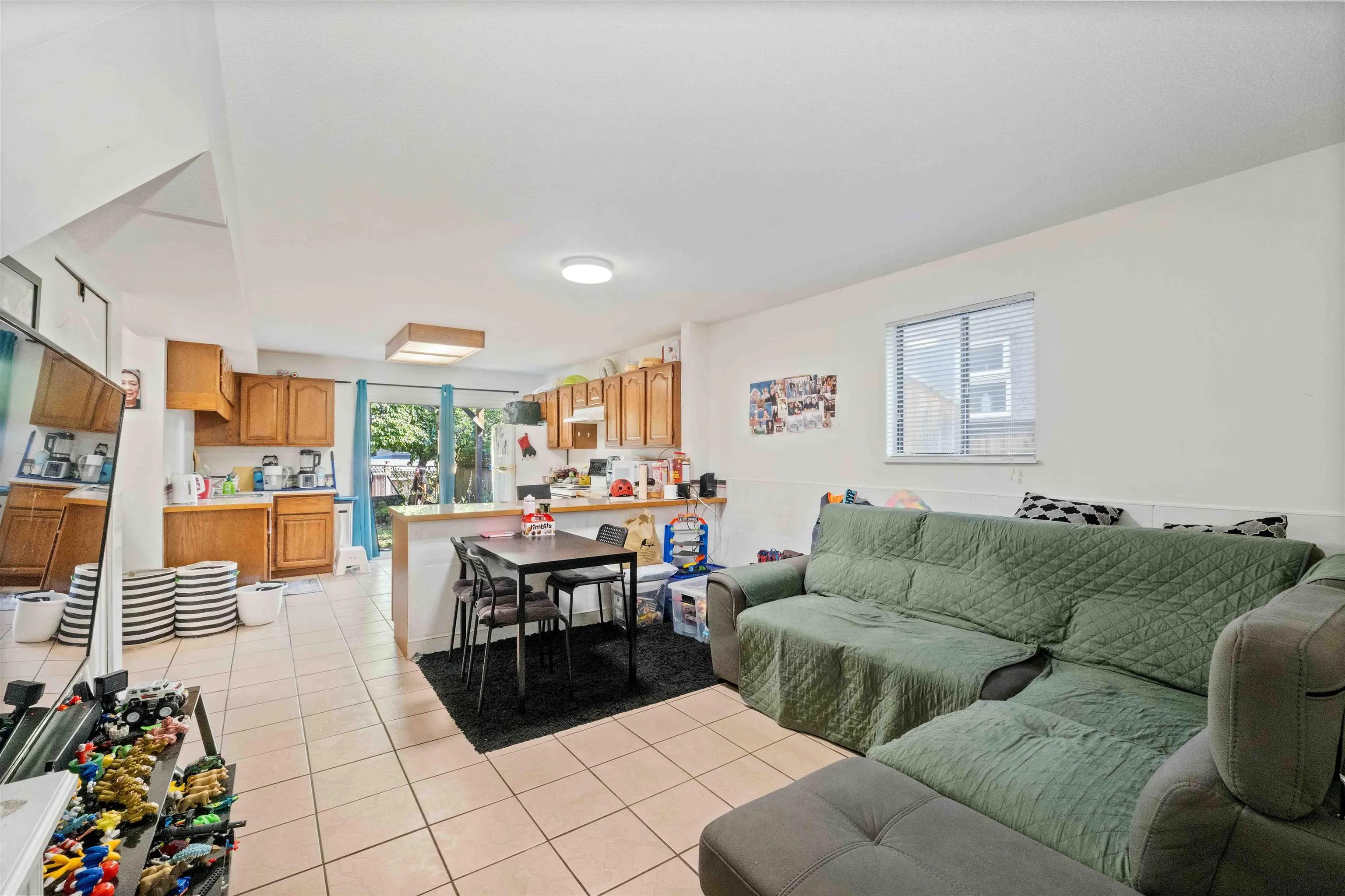 2418 Wayburne Crescent