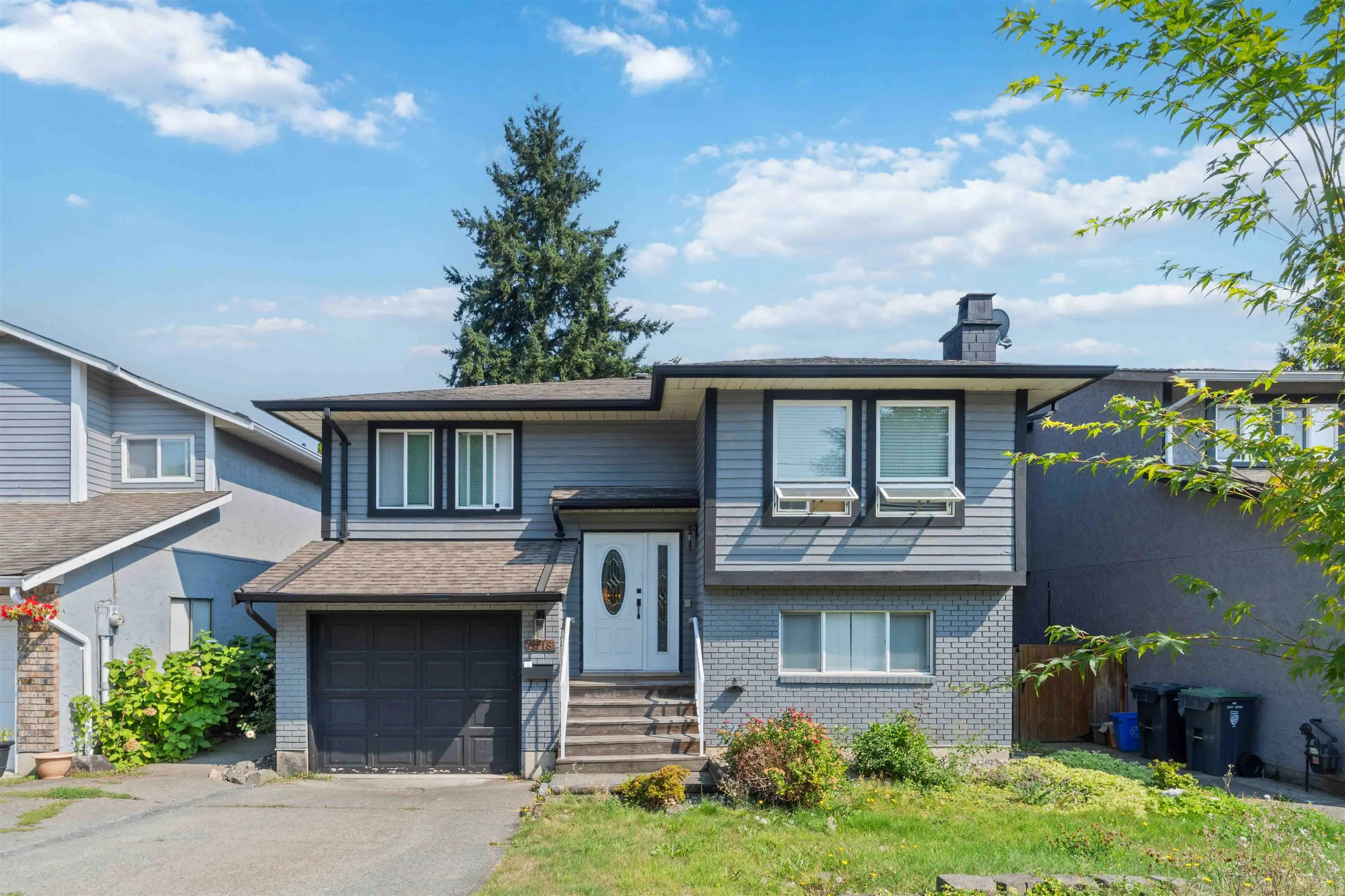 2418 Wayburne Crescent