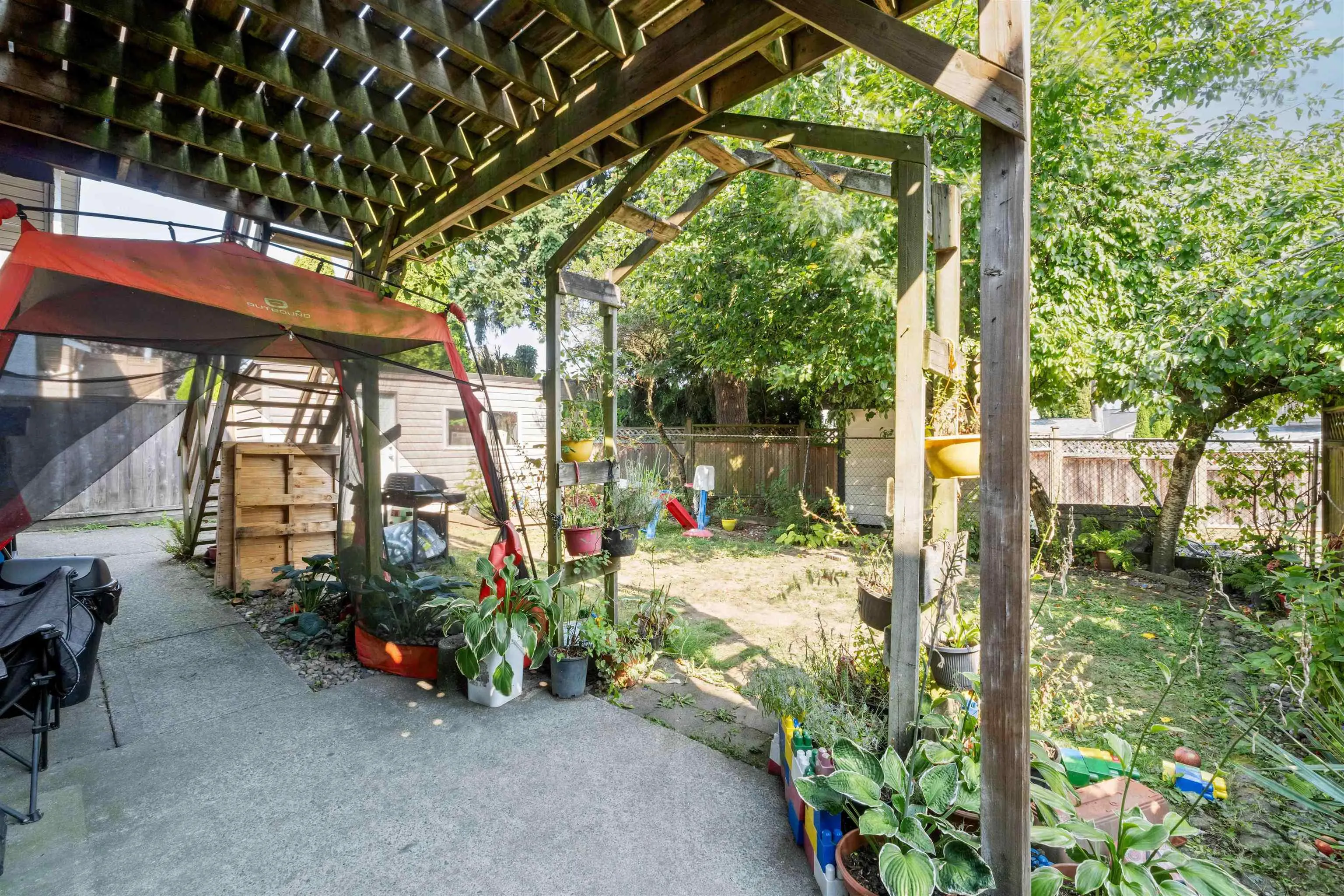 2418 Wayburne Crescent