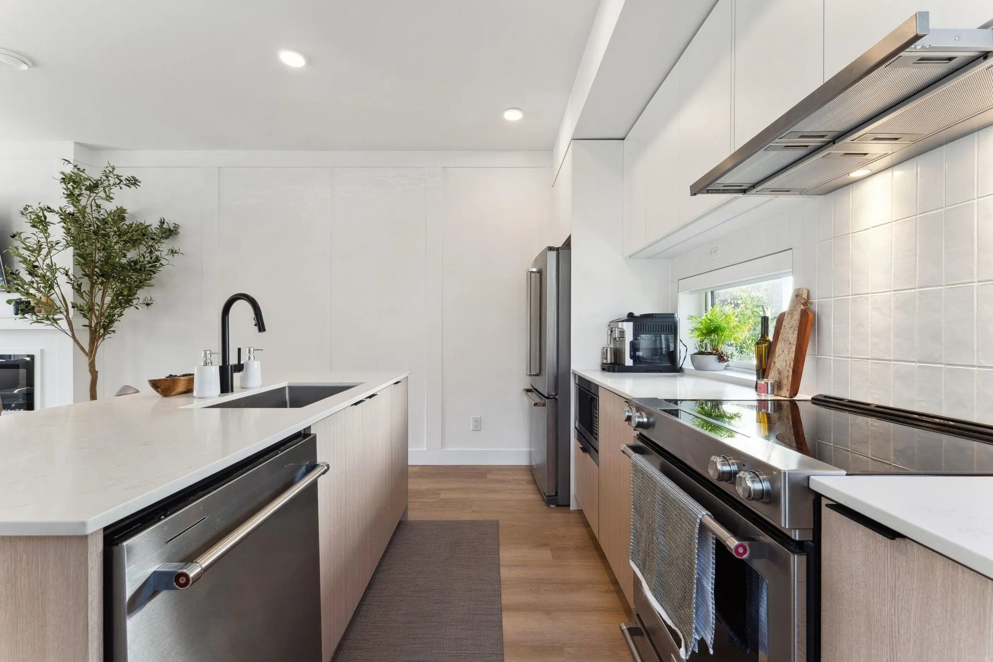 212 1306 Laval Square