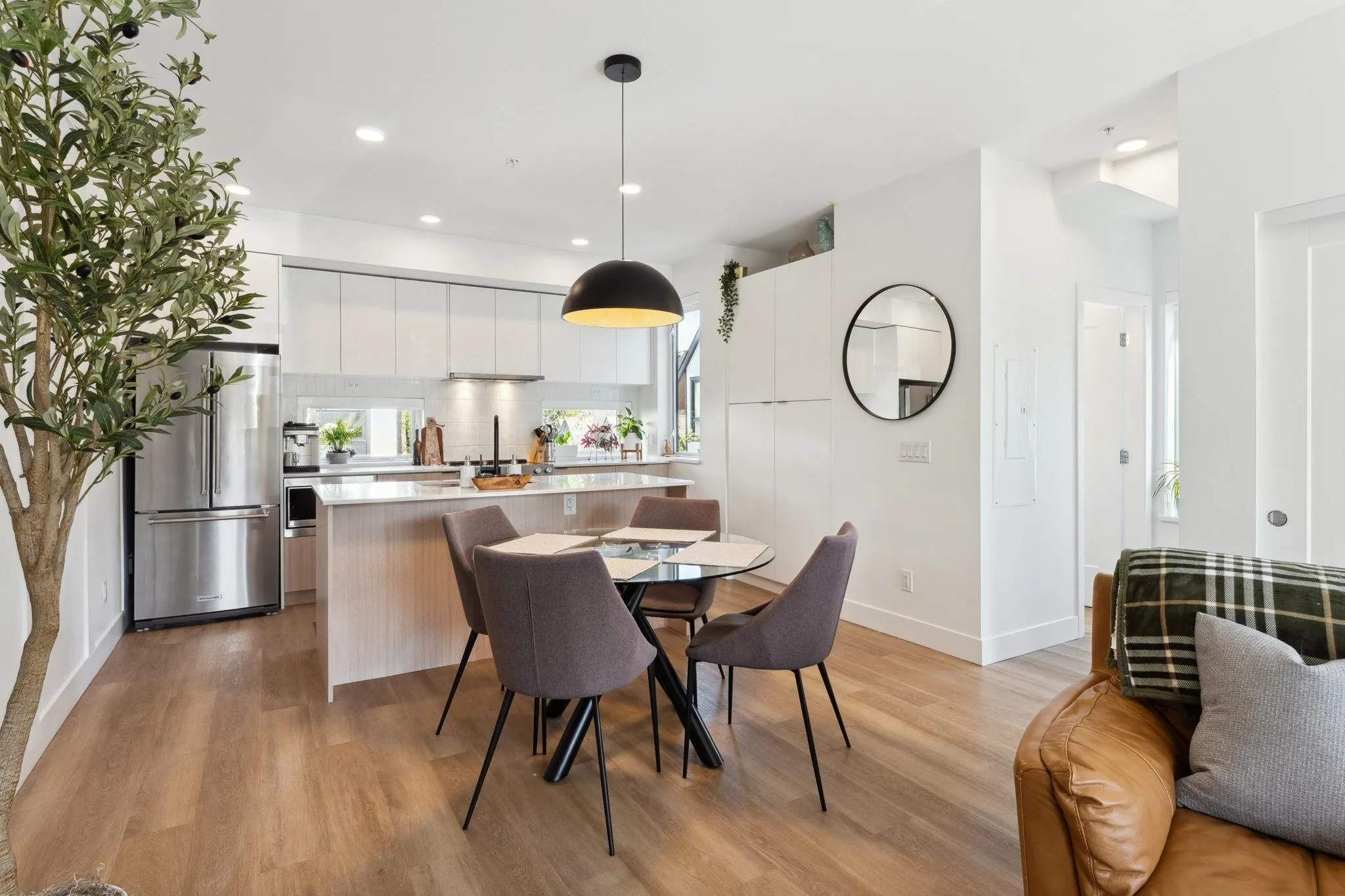212 1306 Laval Square