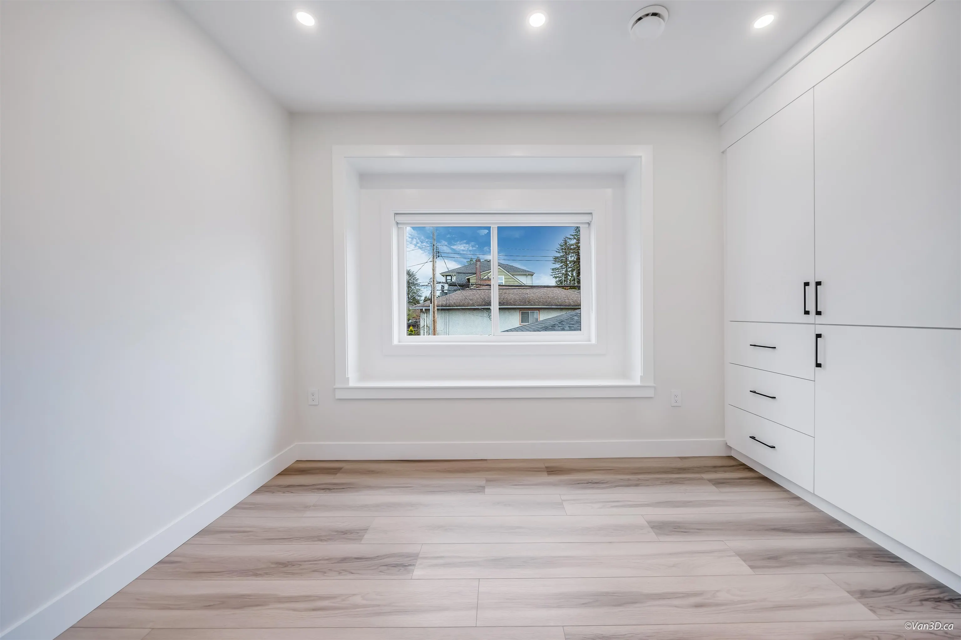 4318 Nanaimo Street