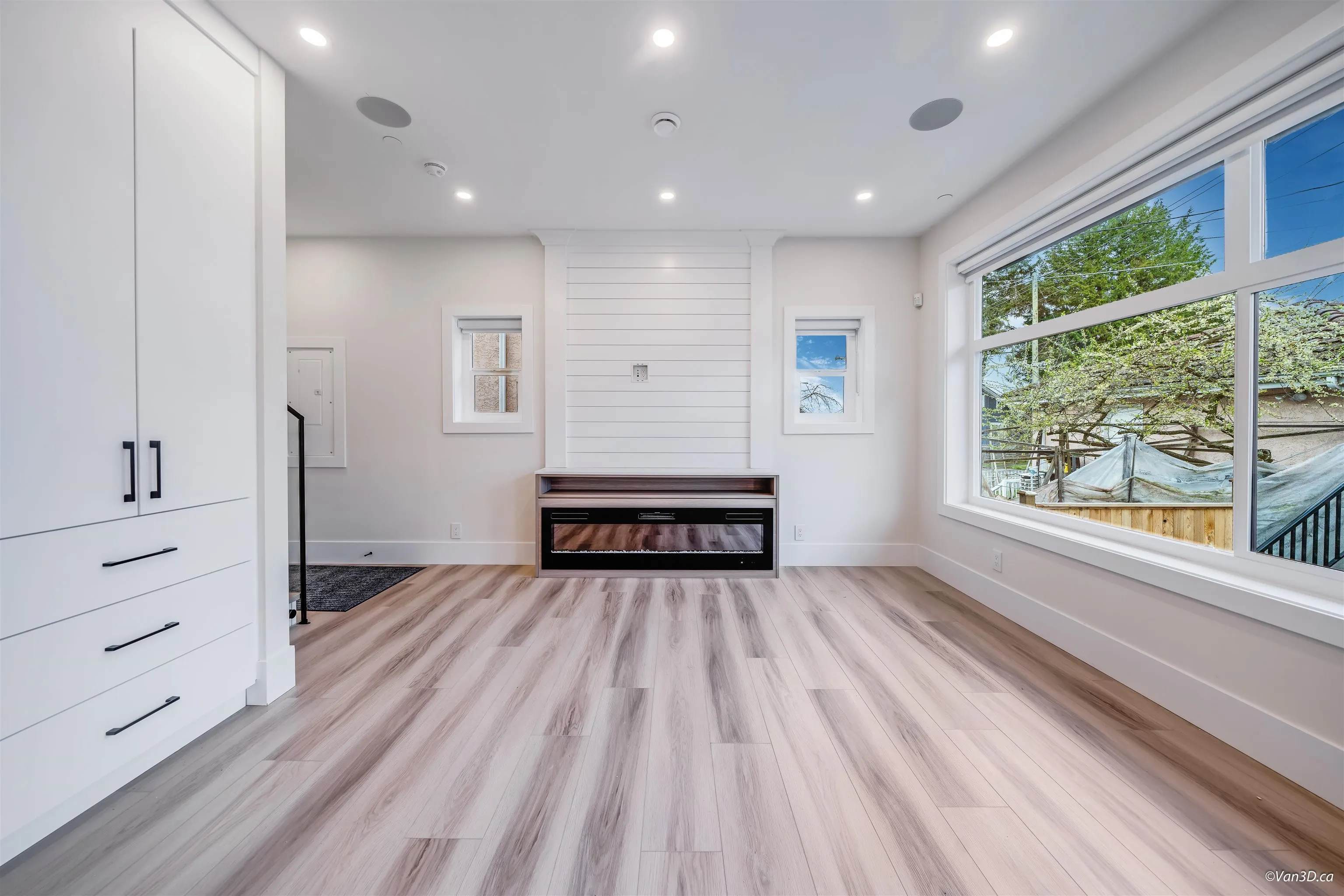 4318 Nanaimo Street