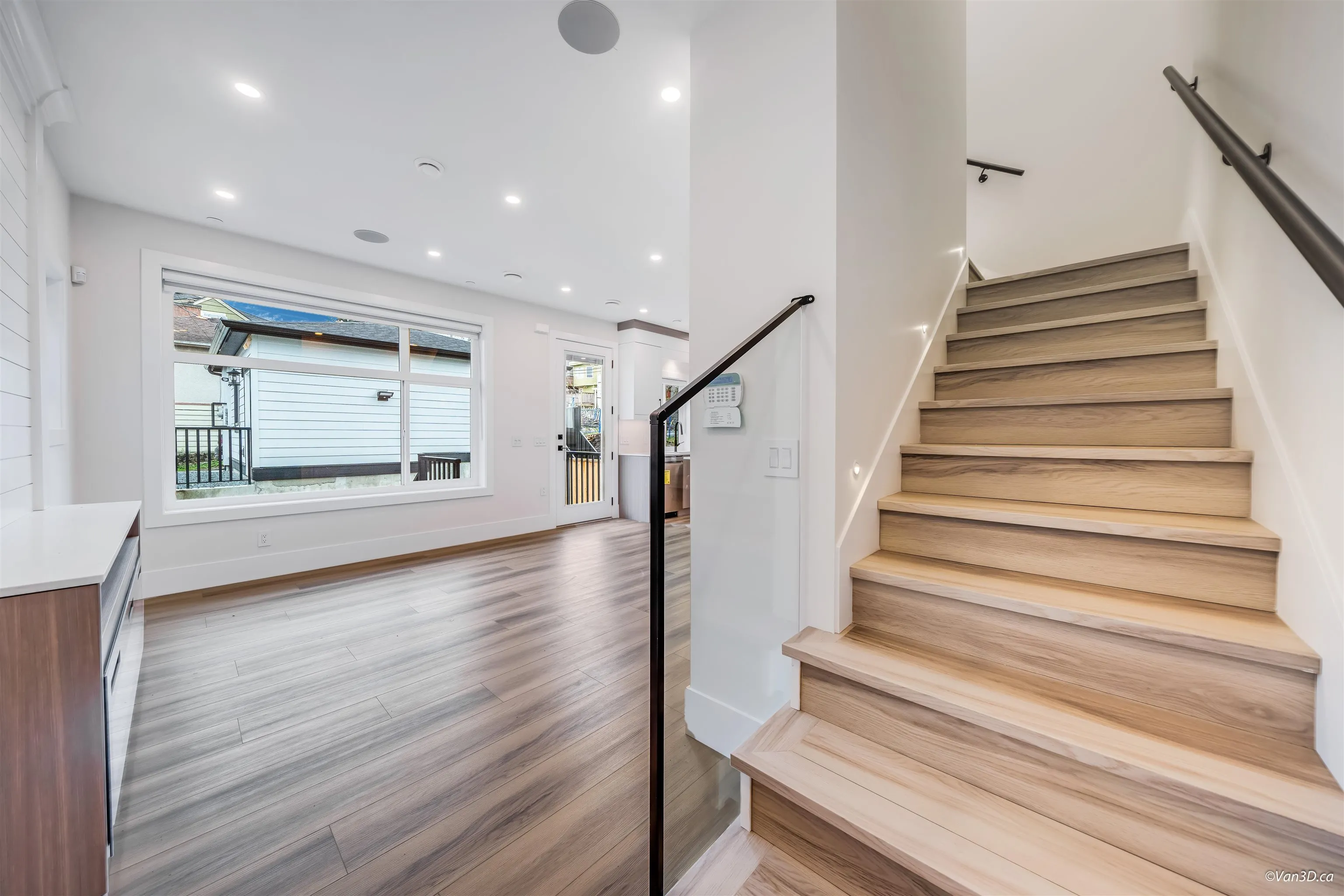 4318 Nanaimo Street