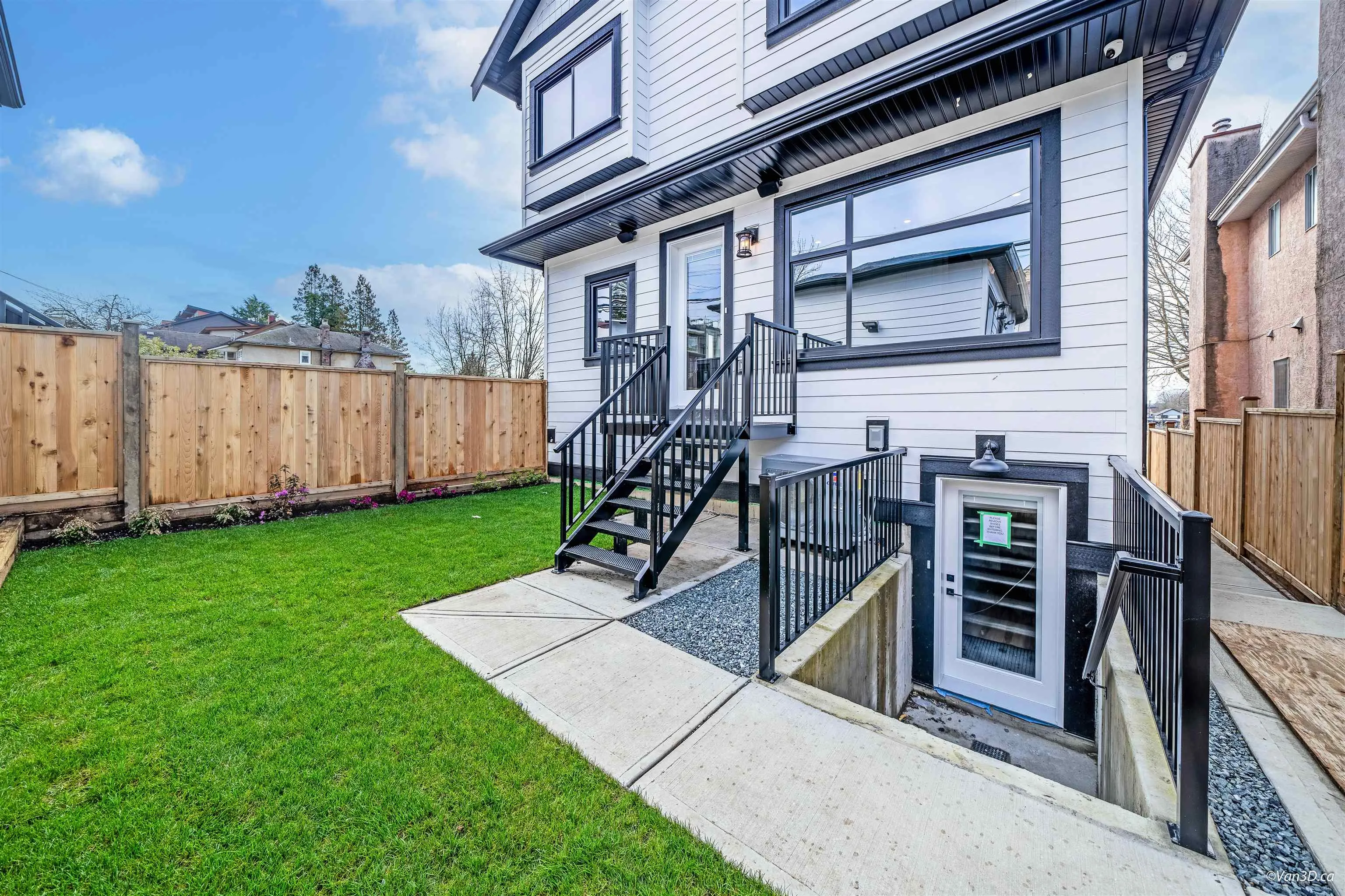 4318 Nanaimo Street