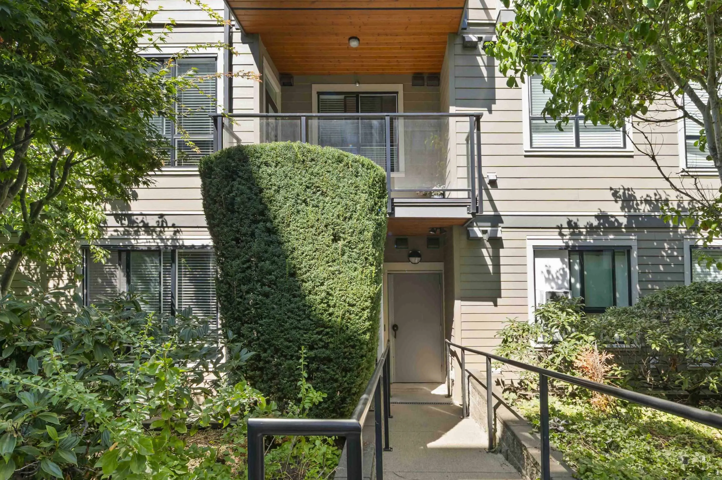 309 15388 105 Avenue