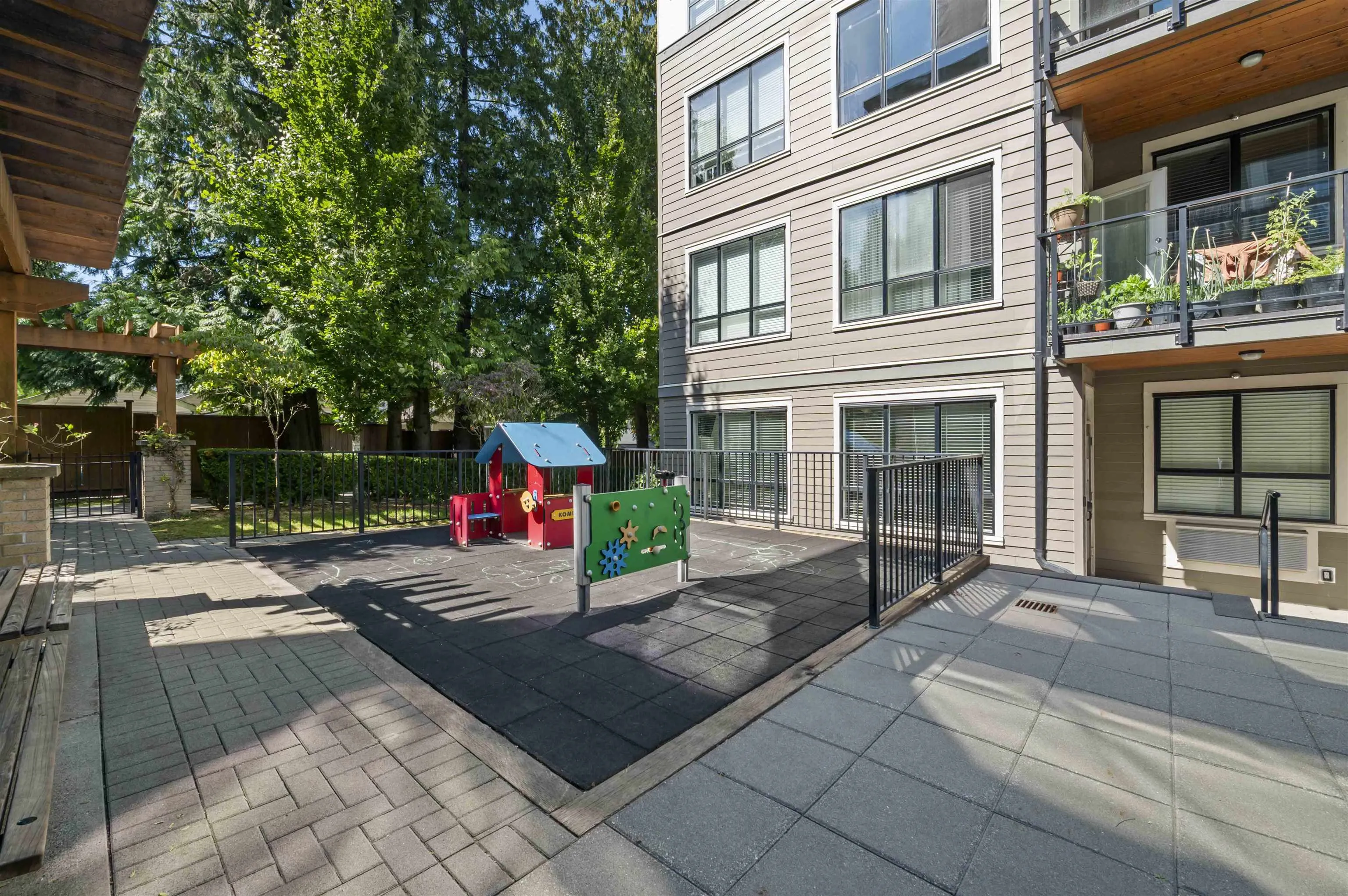 309 15388 105 Avenue