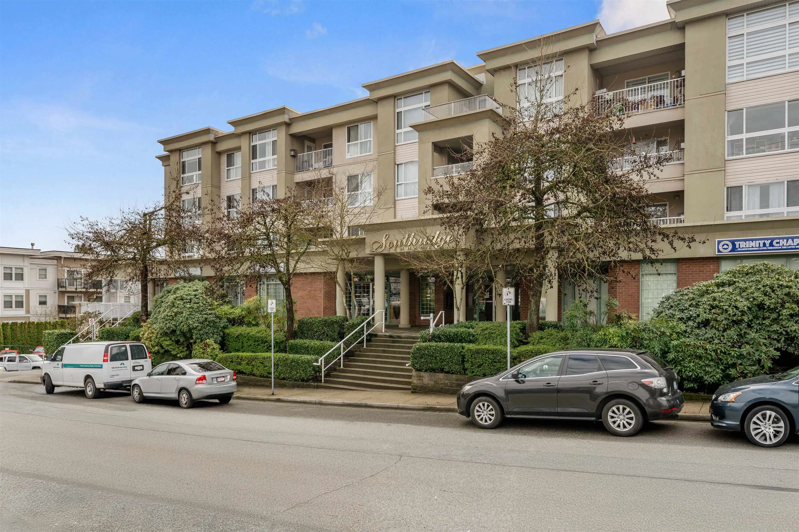 301 22230 North Avenue