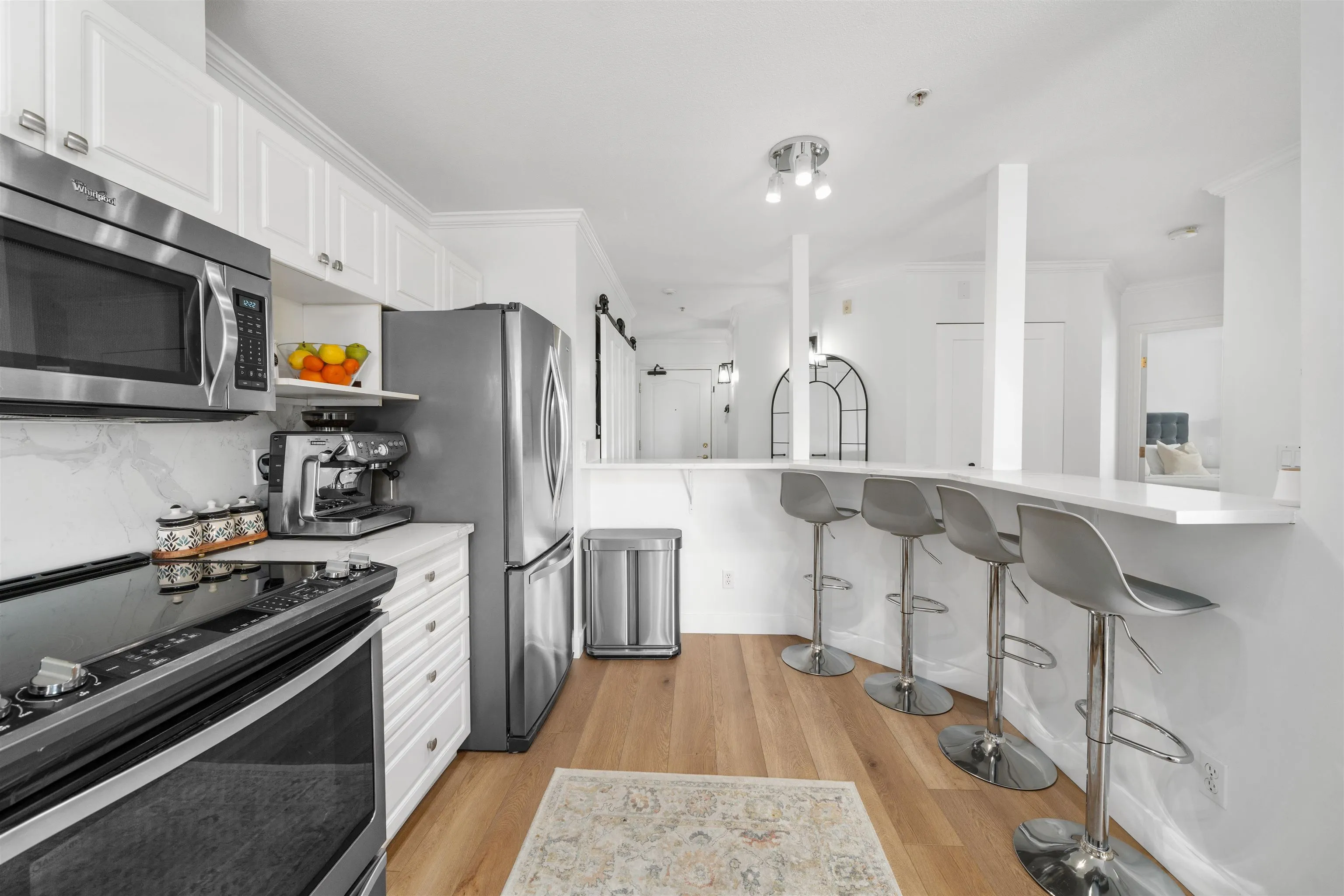 301 22230 North Avenue