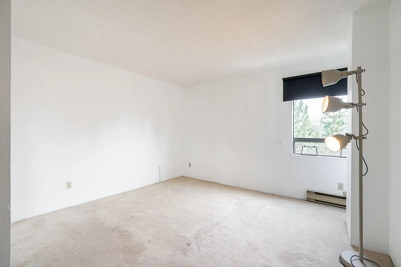906 1026 Queens Avenue