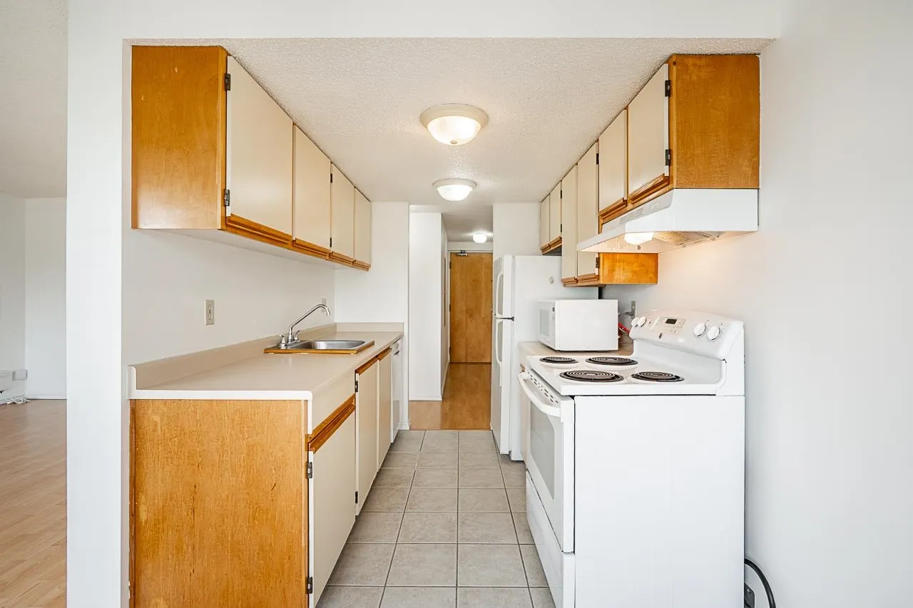 906 1026 Queens Avenue