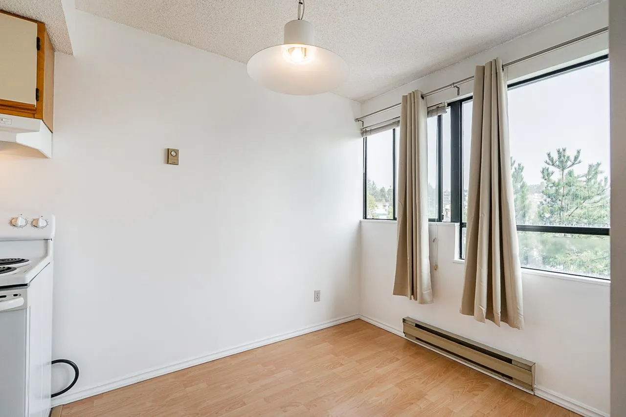 906 1026 Queens Avenue