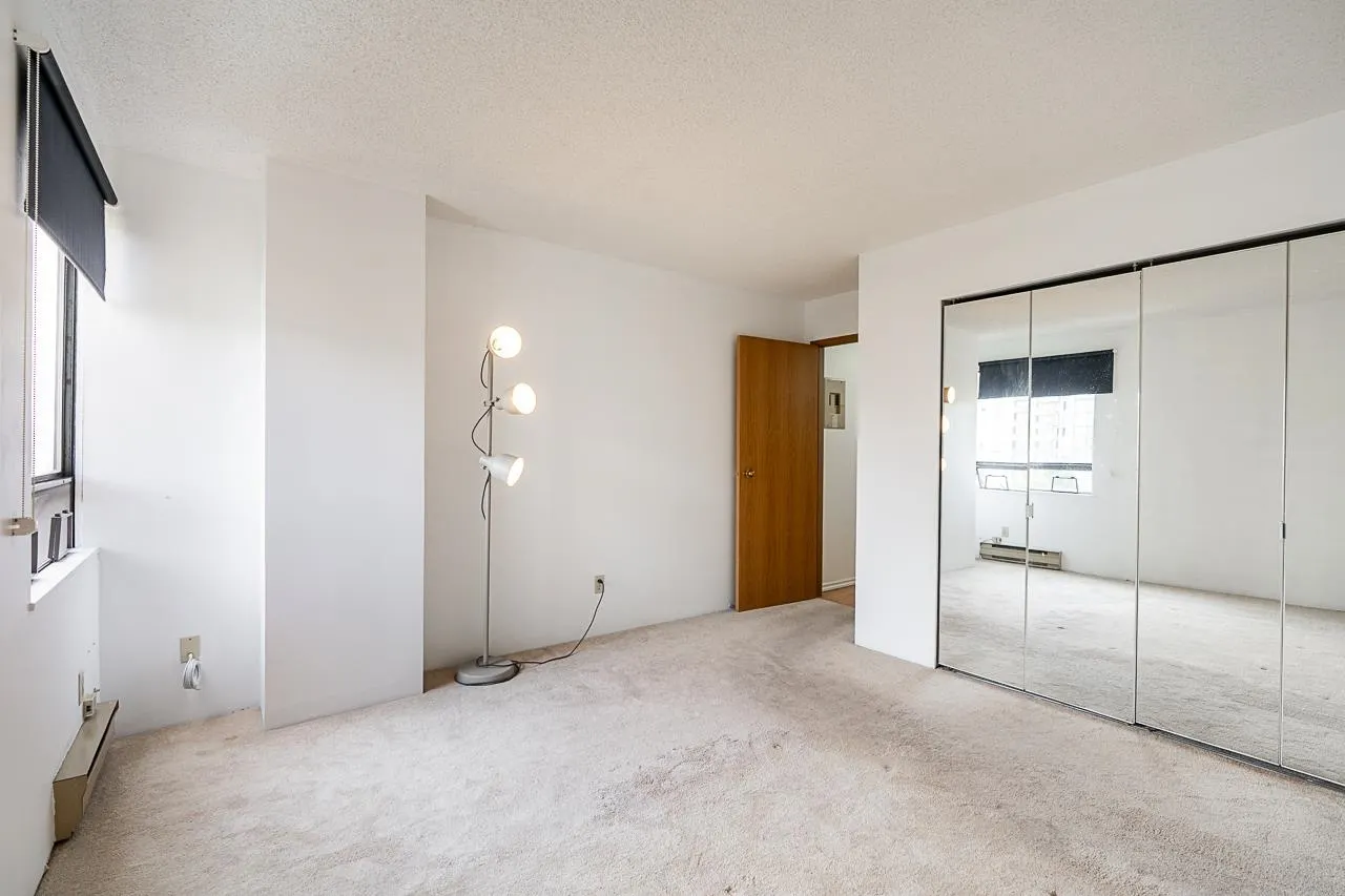 906 1026 Queens Avenue