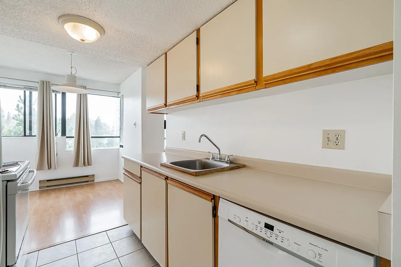906 1026 Queens Avenue