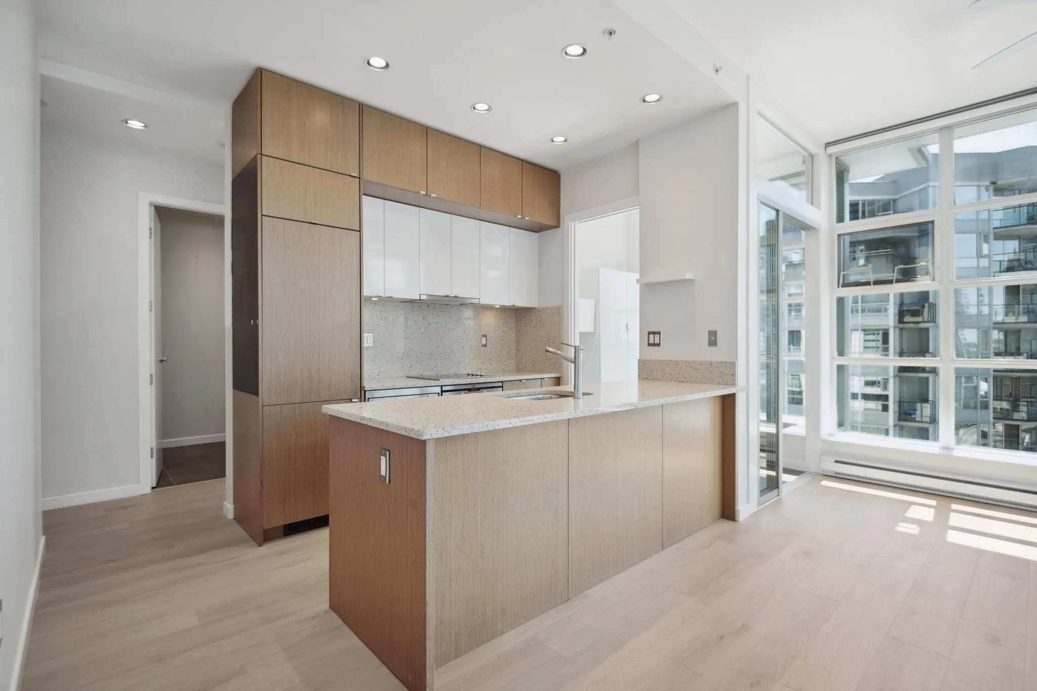 1206 1205 Howe Street
