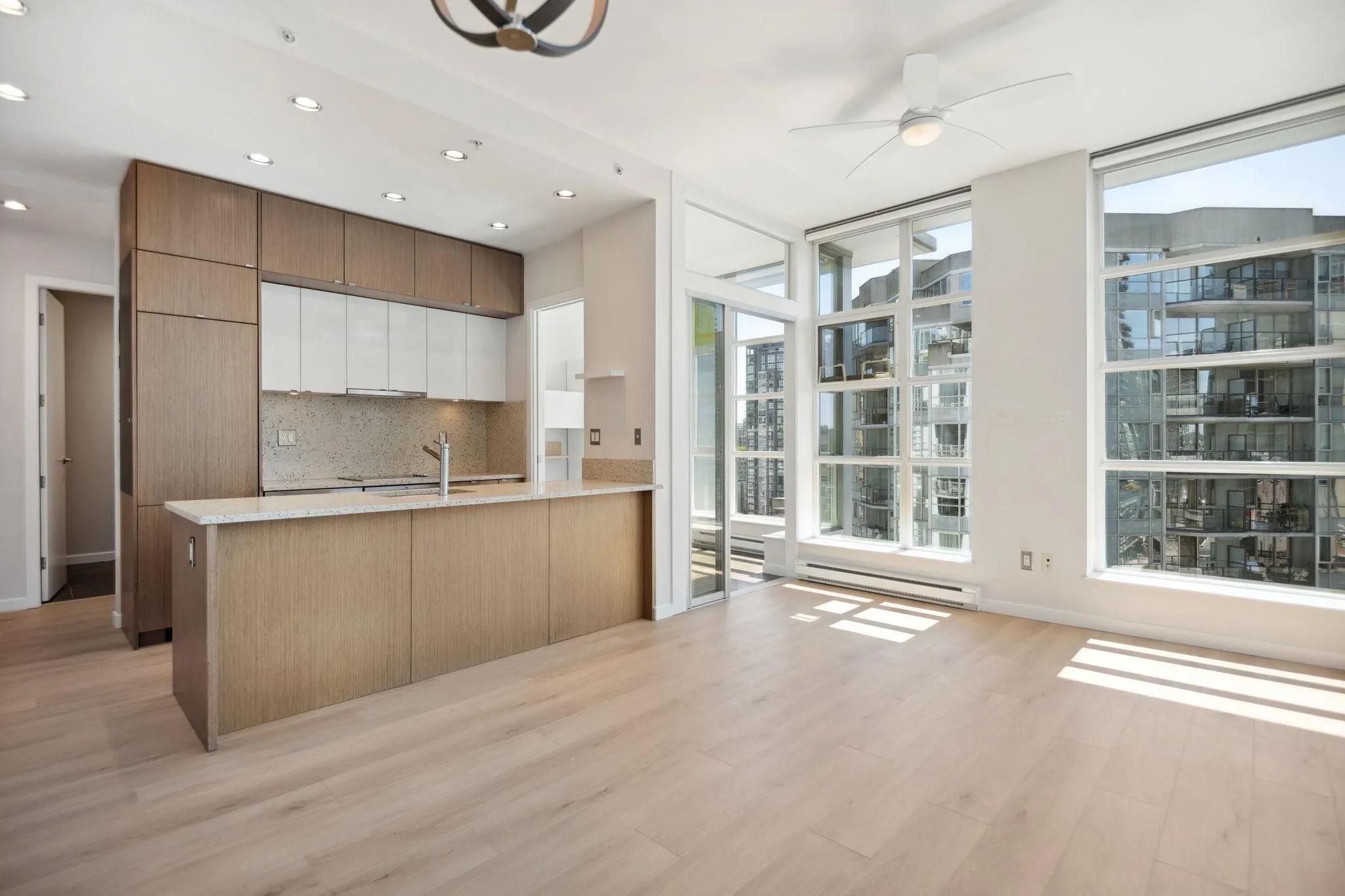 1206 1205 Howe Street