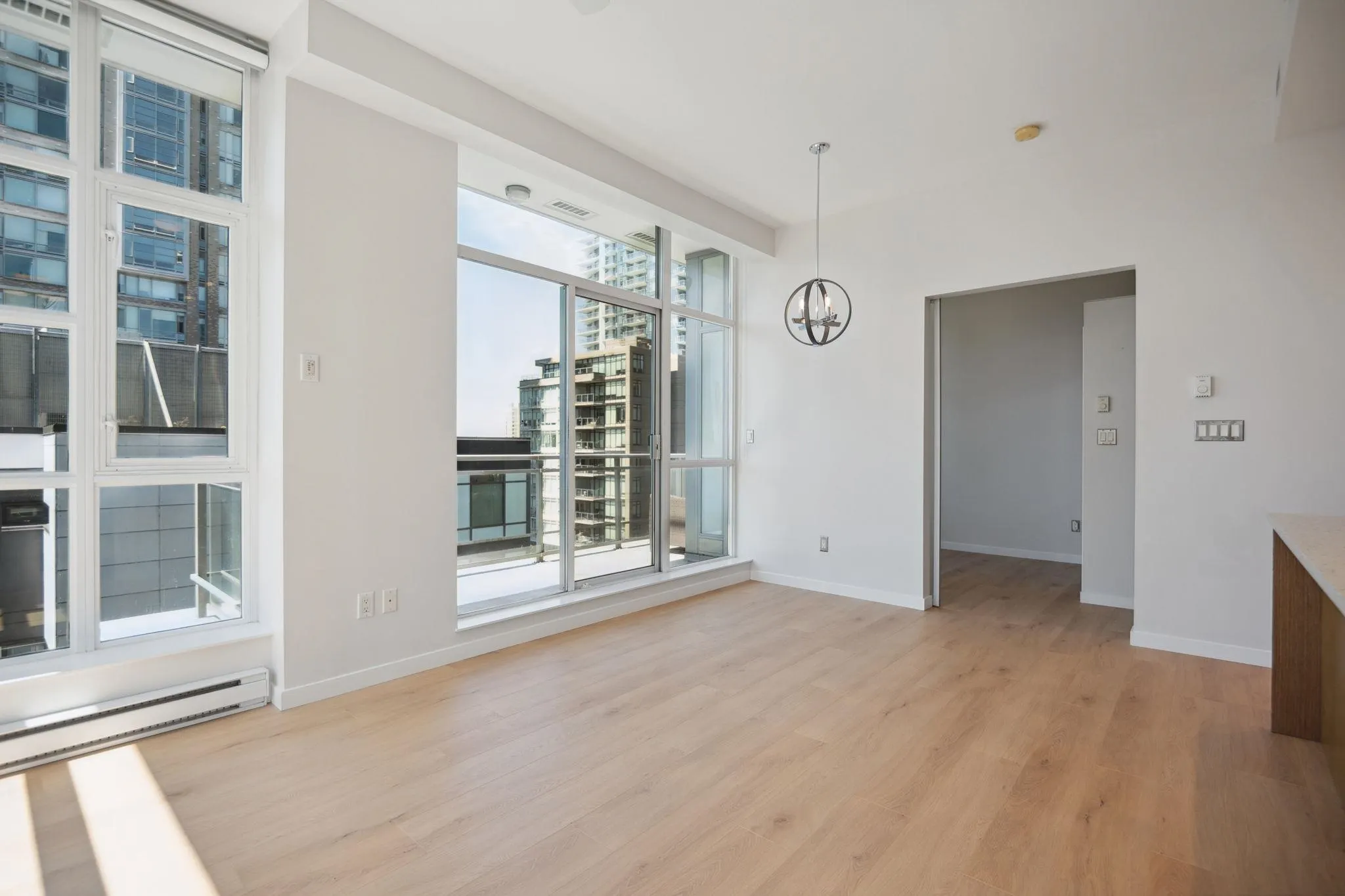 1206 1205 Howe Street