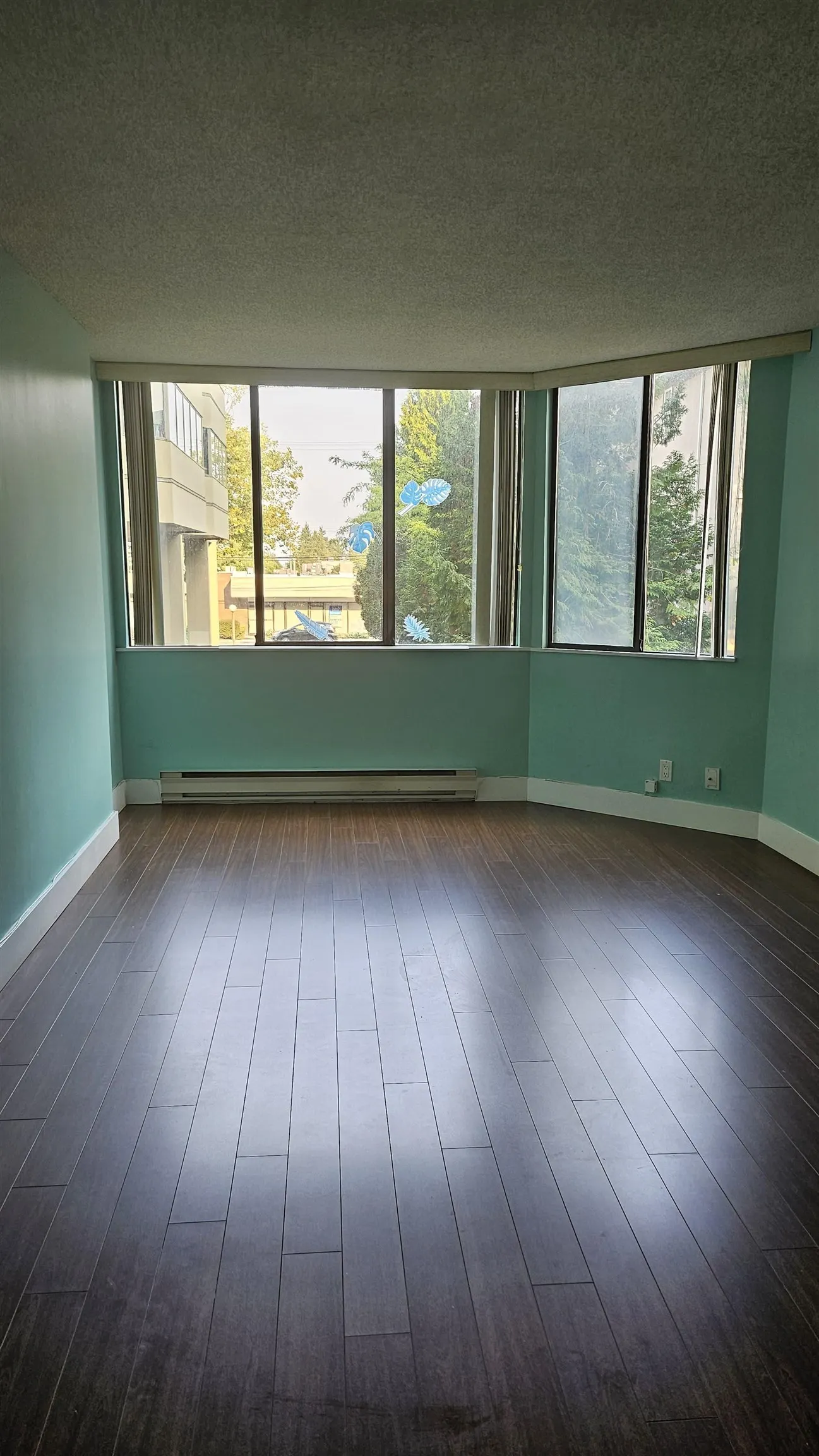 203 6540 Burlington Avenue