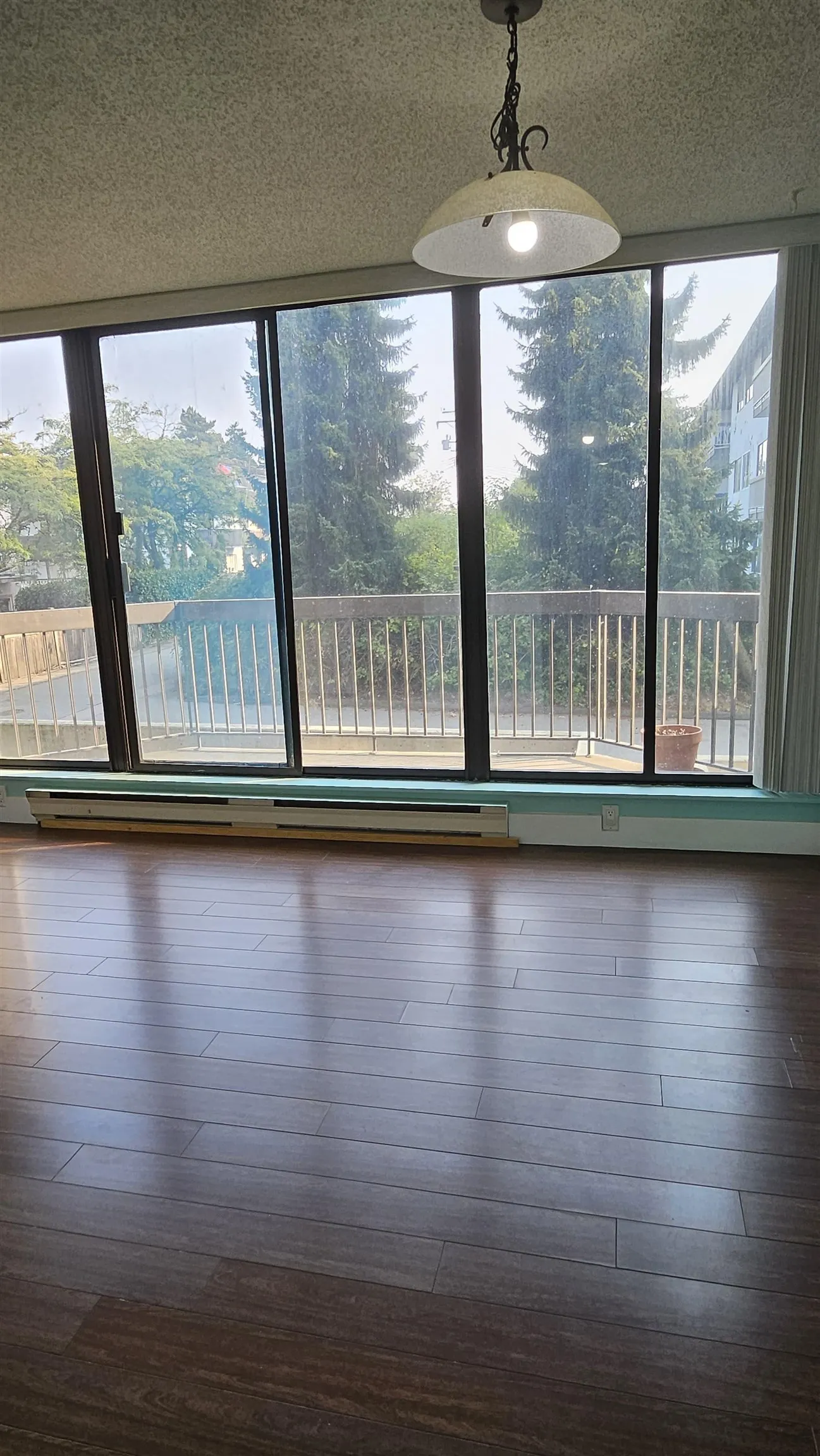 203 6540 Burlington Avenue