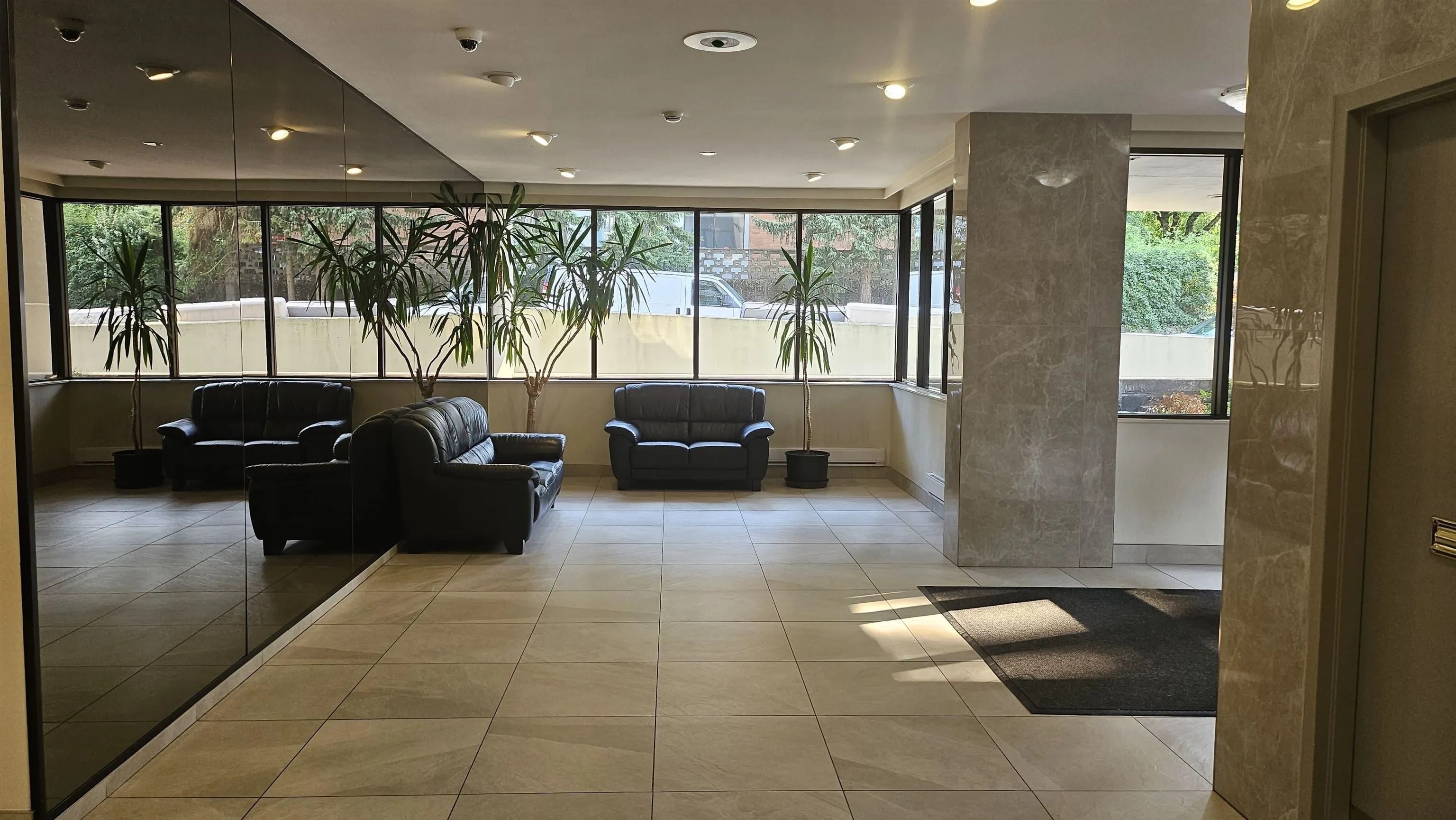 203 6540 Burlington Avenue