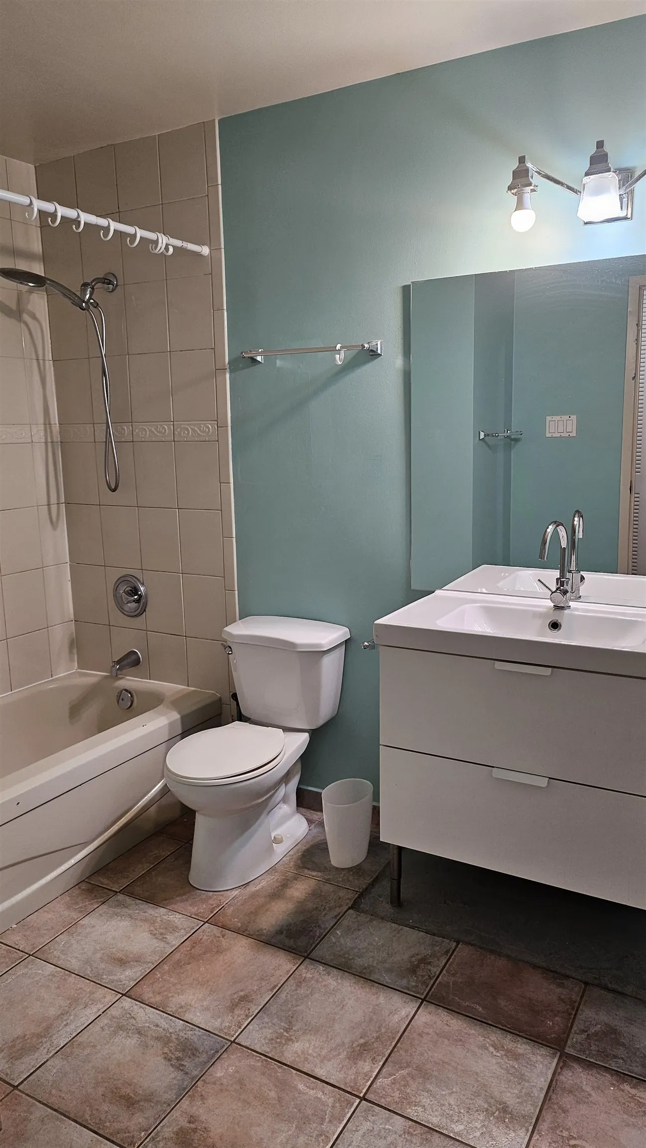 203 6540 Burlington Avenue