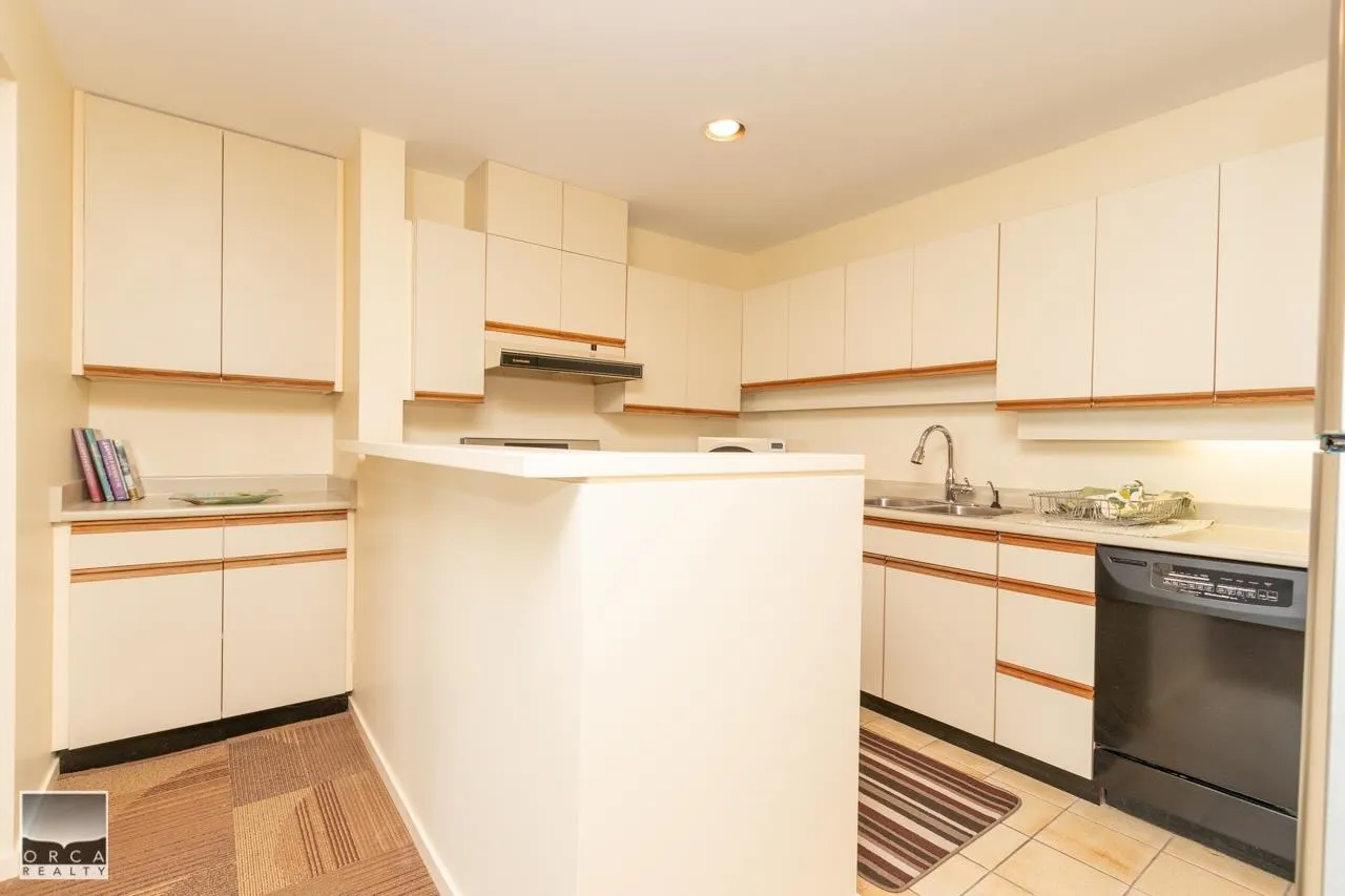5215 (Basement) Gulf Place