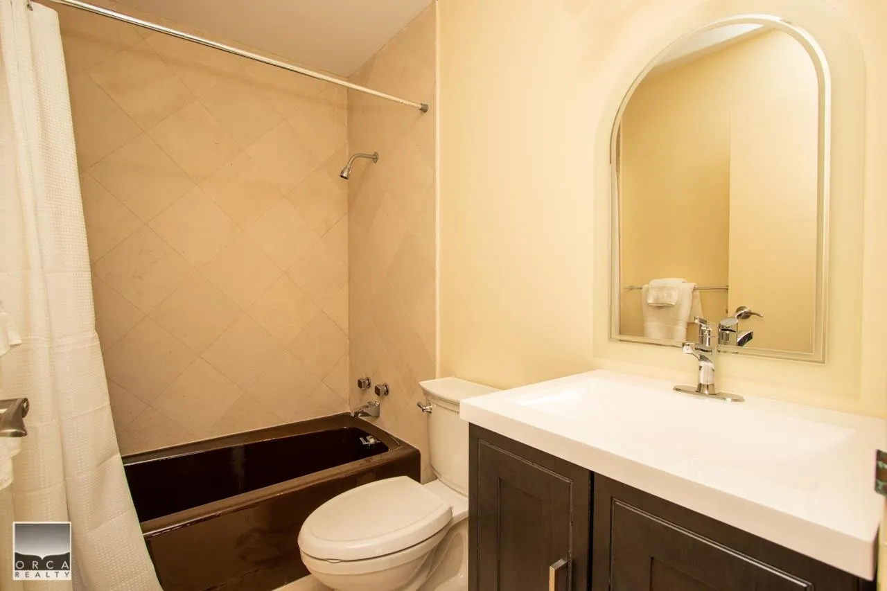 5215 (Basement) Gulf Place