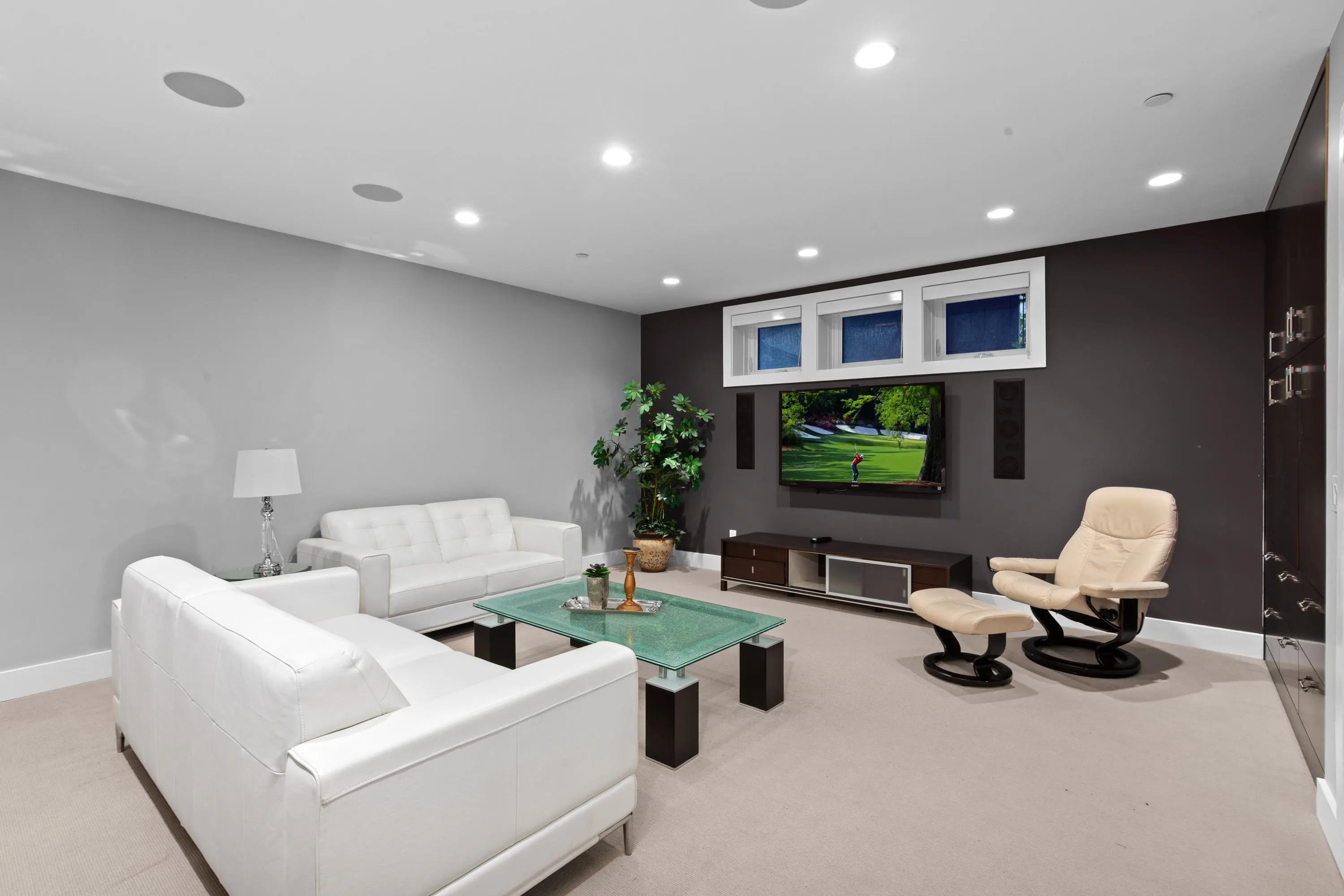 5390 Elm Street